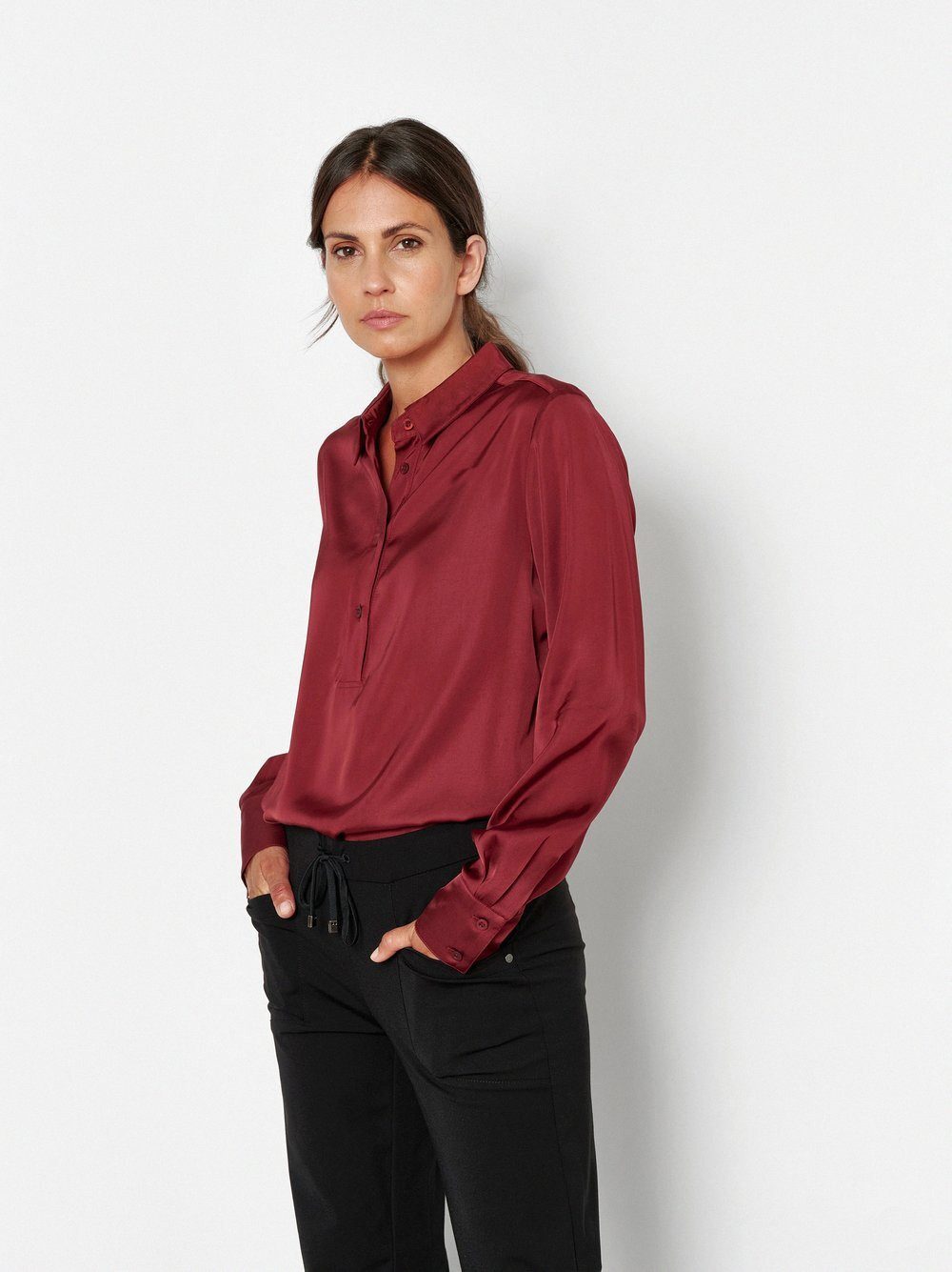 TONI Klassische Bluse Celina aus seidiger Viskose