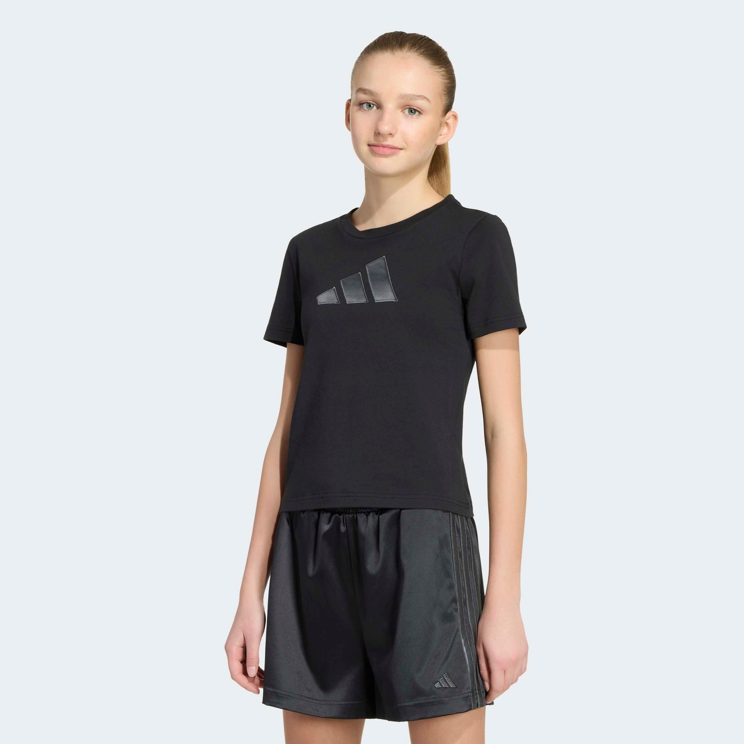 adidas Sportswear T-Shirt JG SATIN TEE für Kinder, mit Rundhalsausschnitt, ohne Verschluss, aus Baumwolle