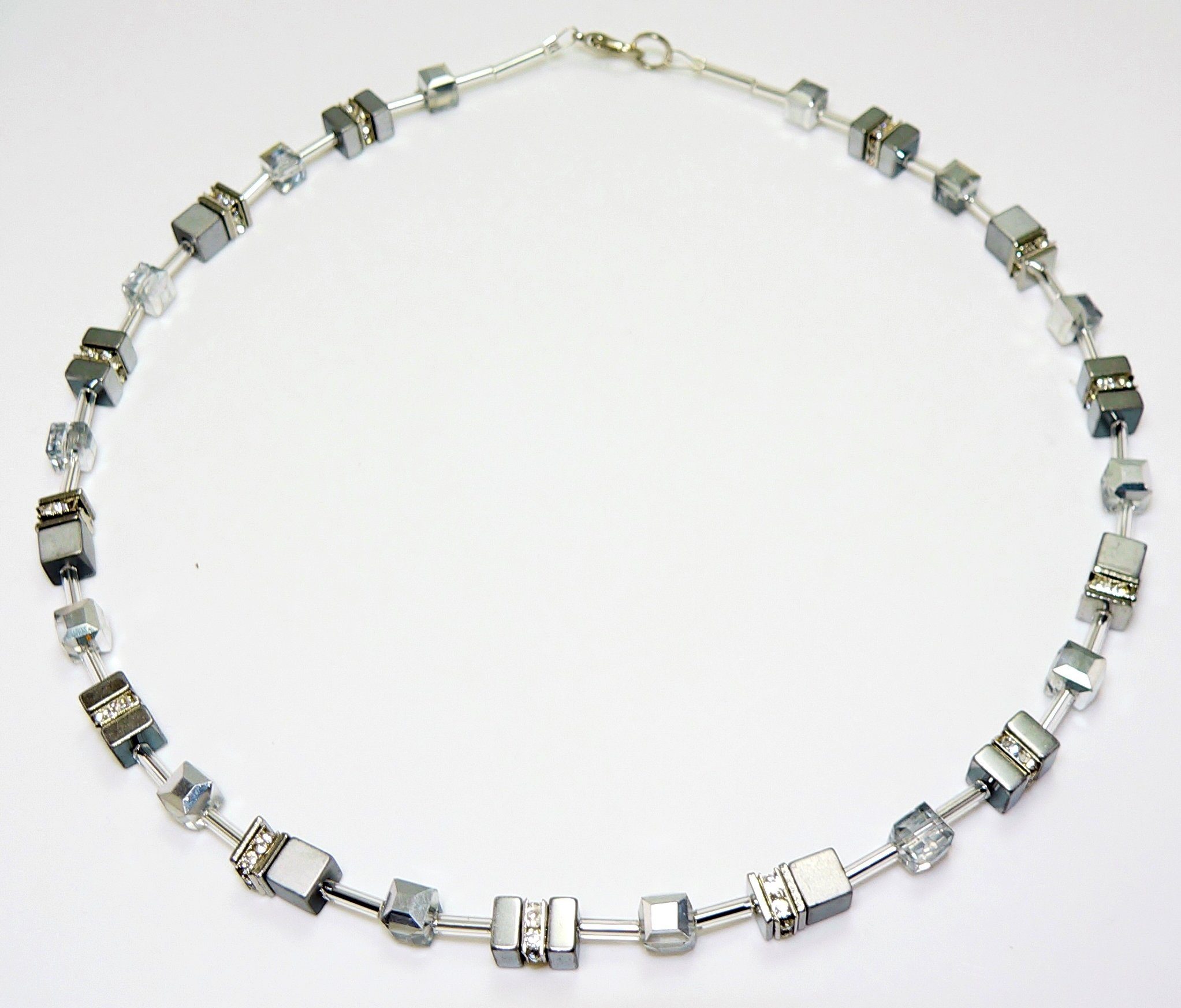 traumschmuck Collier 536. Halskette Collier Cube Würfel Hämatit Silber matt, (incl. Schmuckbox), handgefertigt, Made in Germany – Bild 3 von 4