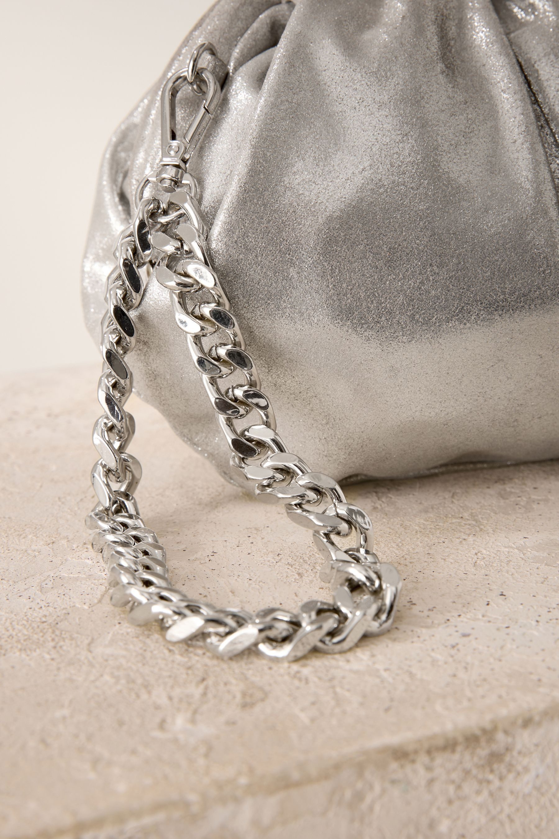 Next Clutch Clutch aus Leder mit Schnappverschluss (1-tlg)