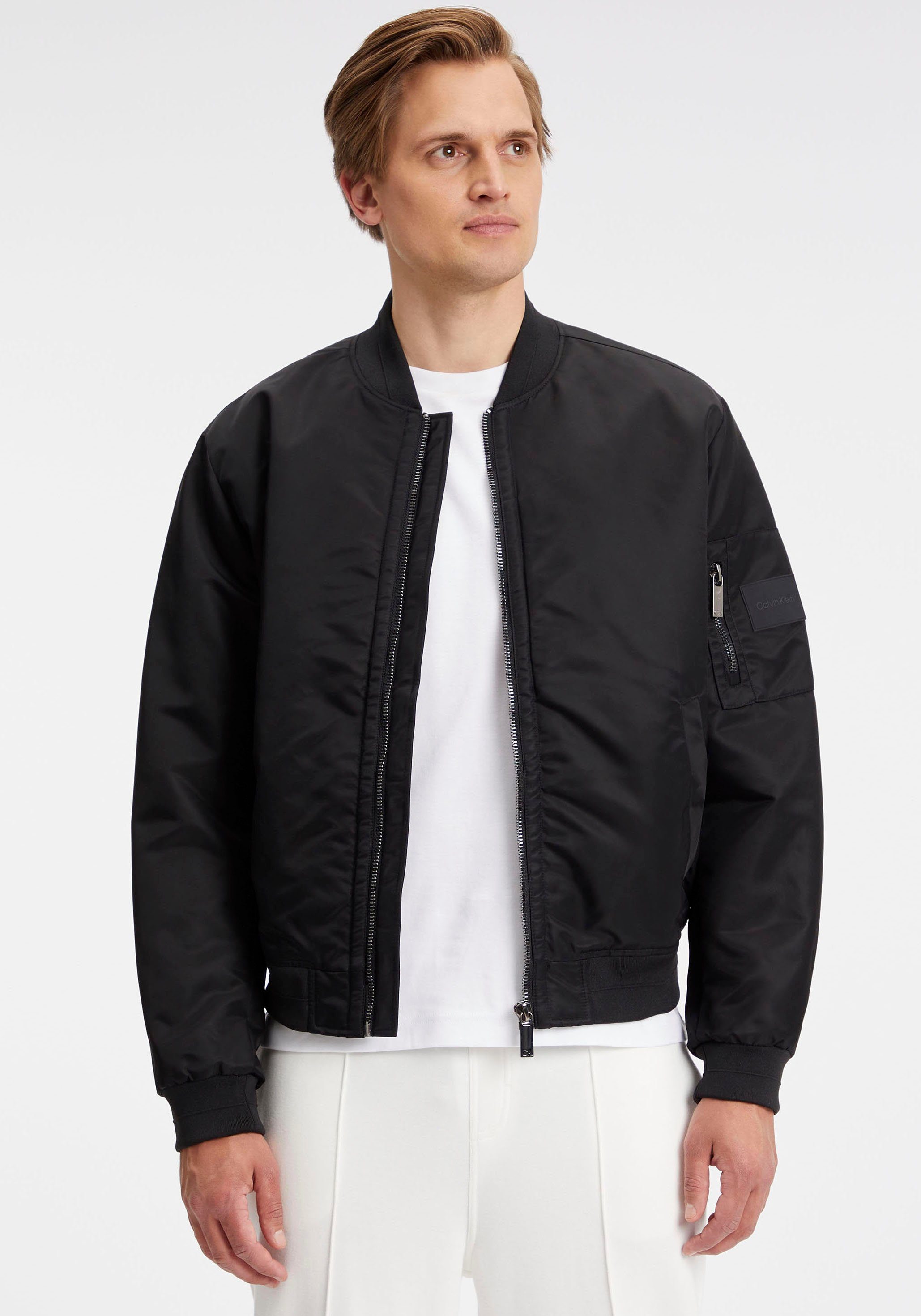 Calvin Klein Bomberjacke LIGHTWEIGHT HERO BOMBERJACKET mit Reißverschluss am Ärmel