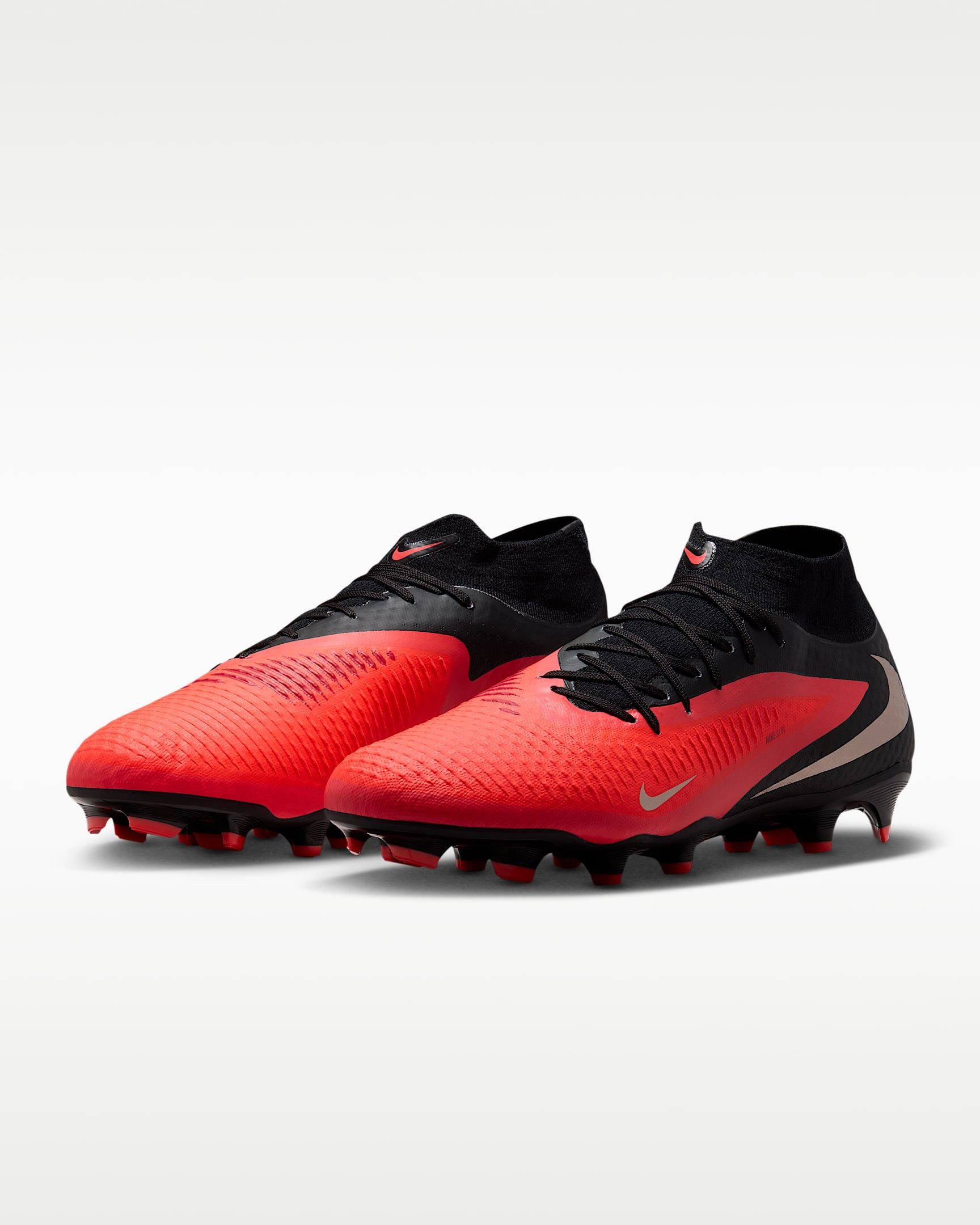 Nike Phantom 6 High Academy Fußballschuh Außensohle für Rasen & Kunstrasen und feste Böden