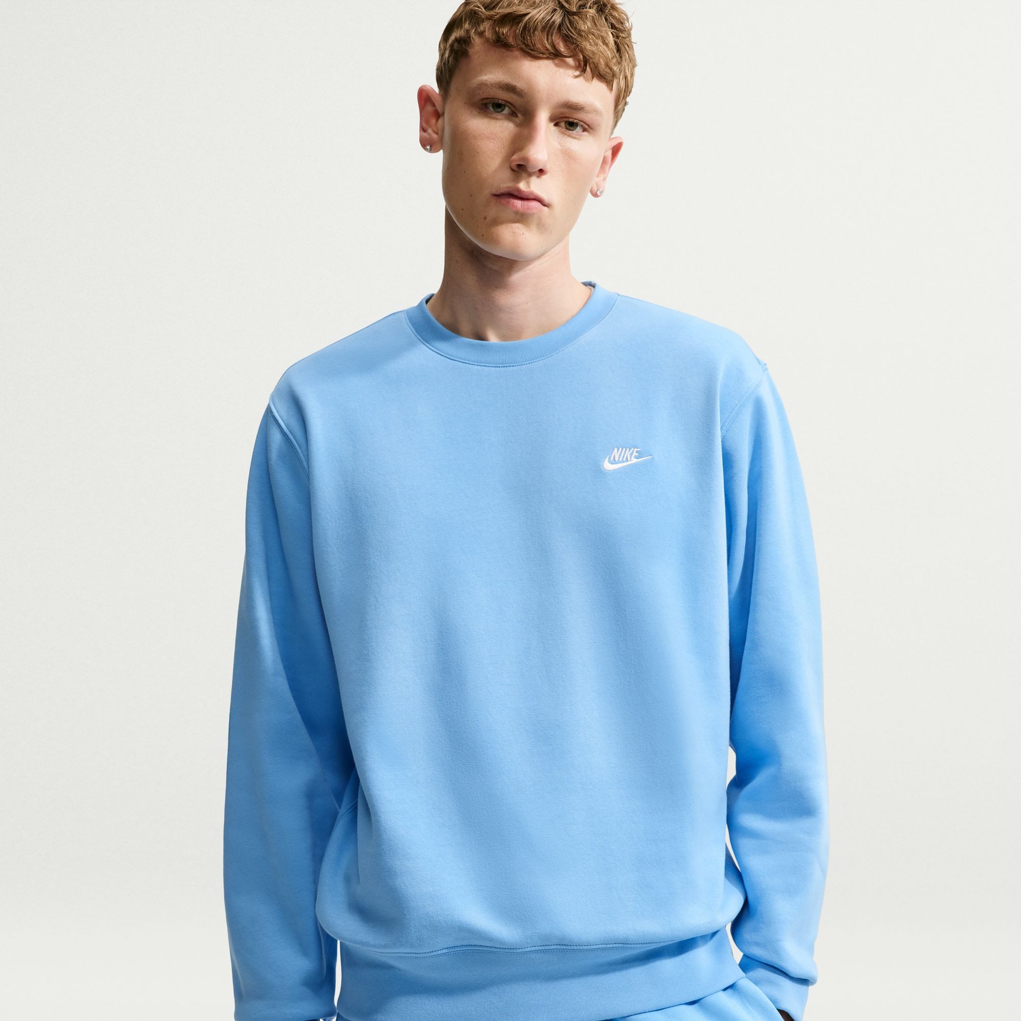 Nike Sportswear Sweatshirt M NK CLUB BB CREW kurzärmelige Ausführung, mit Rundhalsausschnitt, aus Jersey-Material