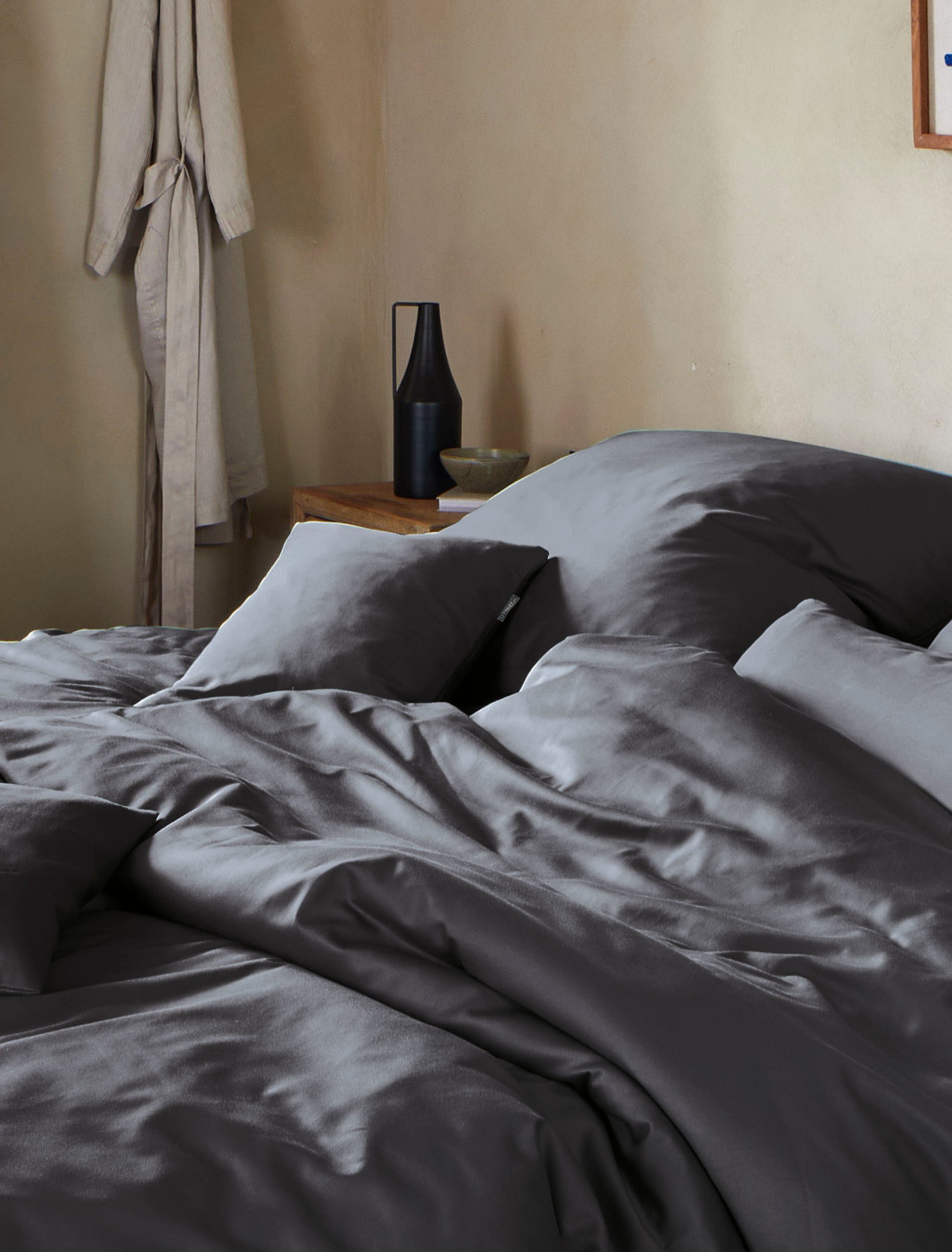 Irisette Bettwäsche Premium Satin Bettwäsche Paris, Mako-Satin, 3 teilig, hochwertige Uni Premium Bettwäsche mit Reißverschluss, 100% Baumwolle