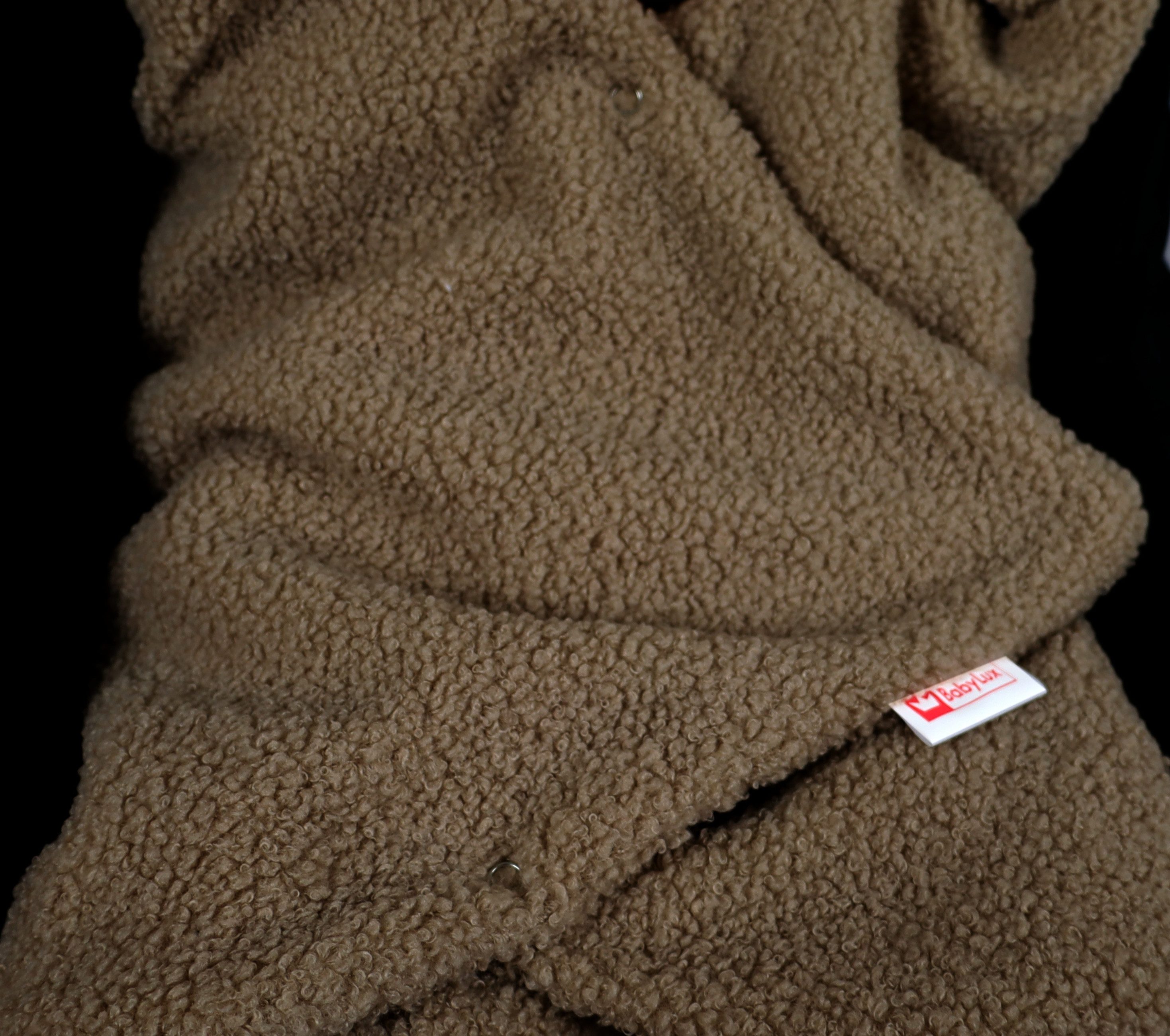 BabyLux Babyschale Warme Einschlagdecke Bouclé 80x80 cm für Autositz Decke 0+, Bouclé - Braun - 80x80cm – Bild 3 von 3