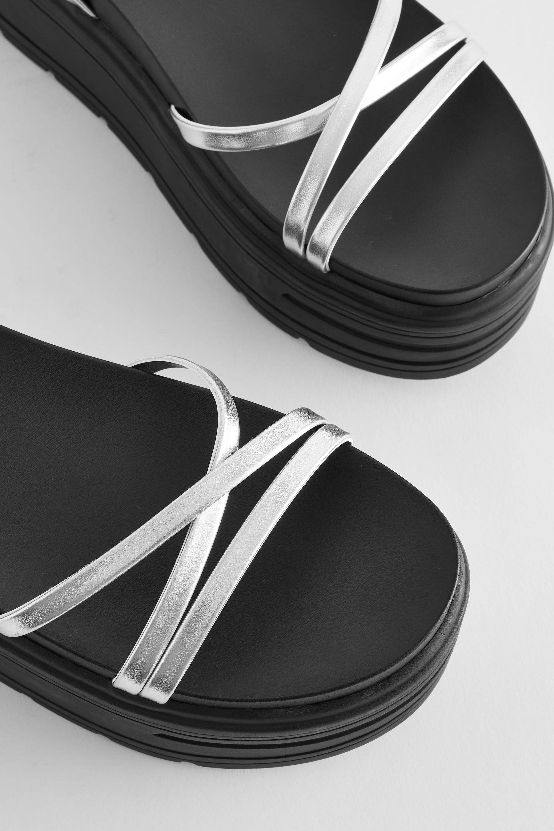 Next Markante Flatform-Sandalen mit Riemchen Riemchensandale günstig online kaufen