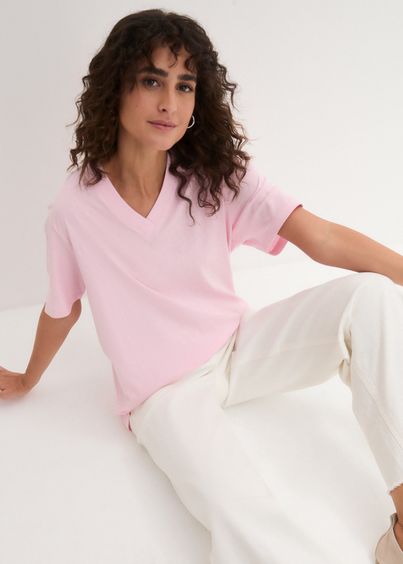 bonprix Longshirt (Packung, 5-tlg) lockere Passform, Kurzarm, mit V-Ausschnitt, unifarben