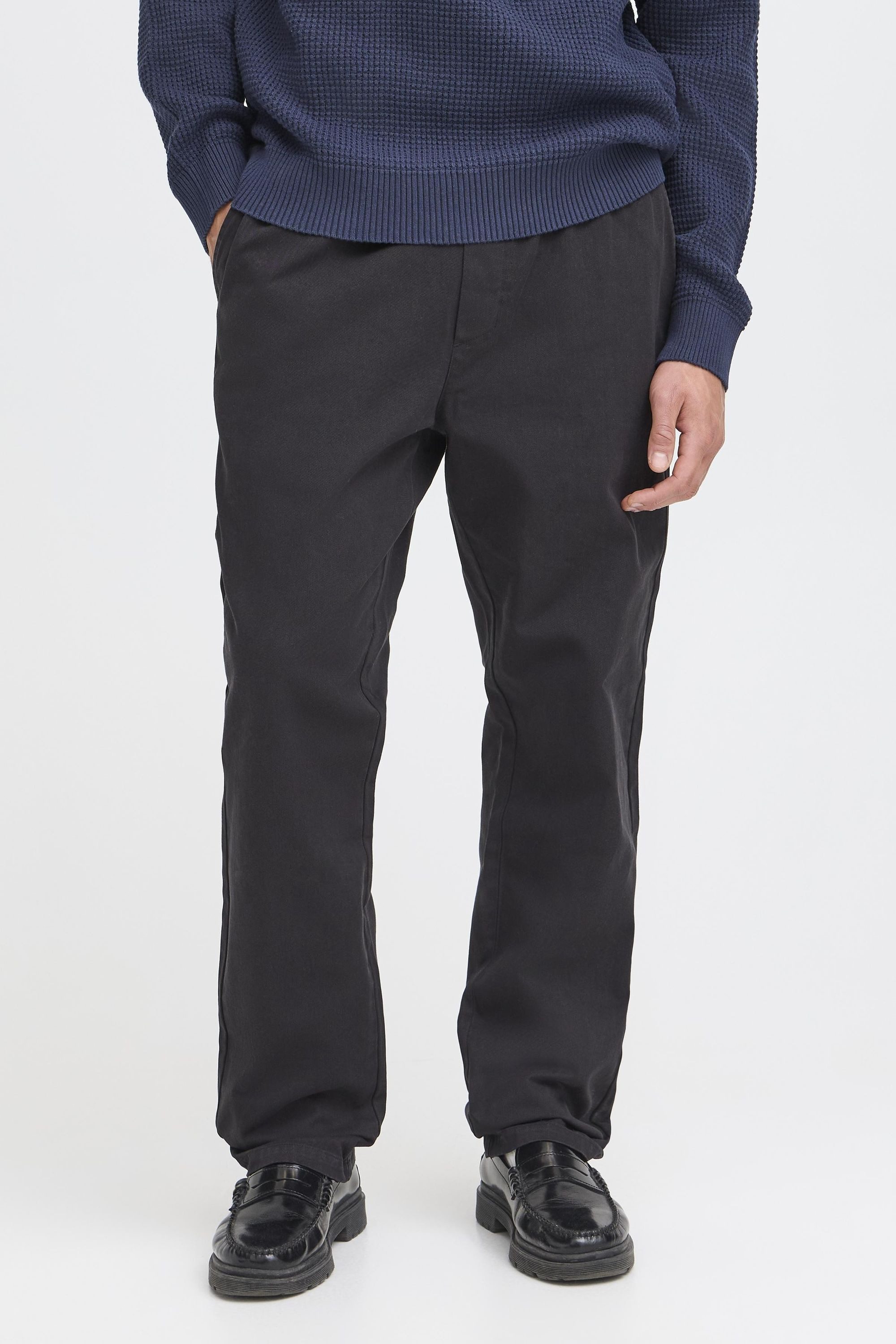 !Solid Chinohose SDLIAM ELAS. Modische Joggpants mit praktischen Taschen