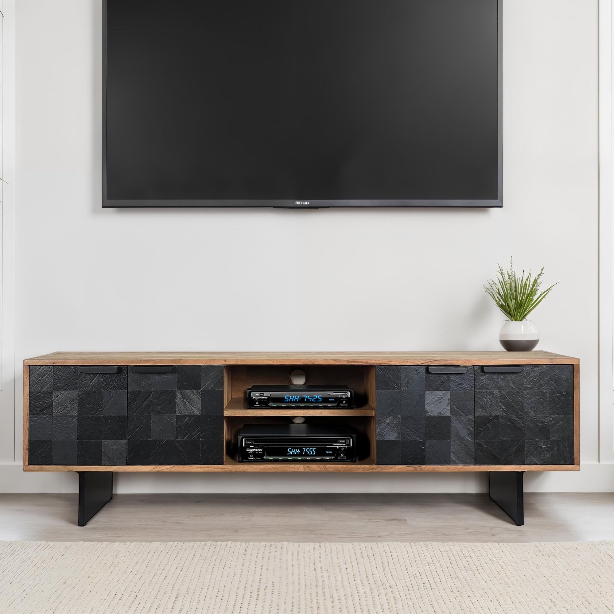 Wohnling Lowboard WL7.025 Akazie Massivholz 150 cm TV Board mit Steinoptik Fronten Groß (vier Türen, 150 cm, Akazie Massivholz Steinoptik), TV-Schrank Industrial Fernsehtisch, TV-Kommode