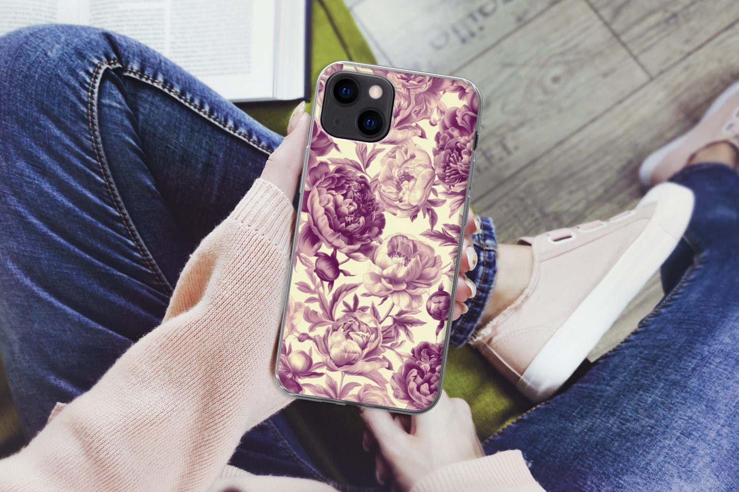 MuchoWow Handyhülle für Apple iPhone 13 Blumen - Muster - Lila - Beige, Smartphone-Bumper, Print, Handy Schutzhülle Dünn