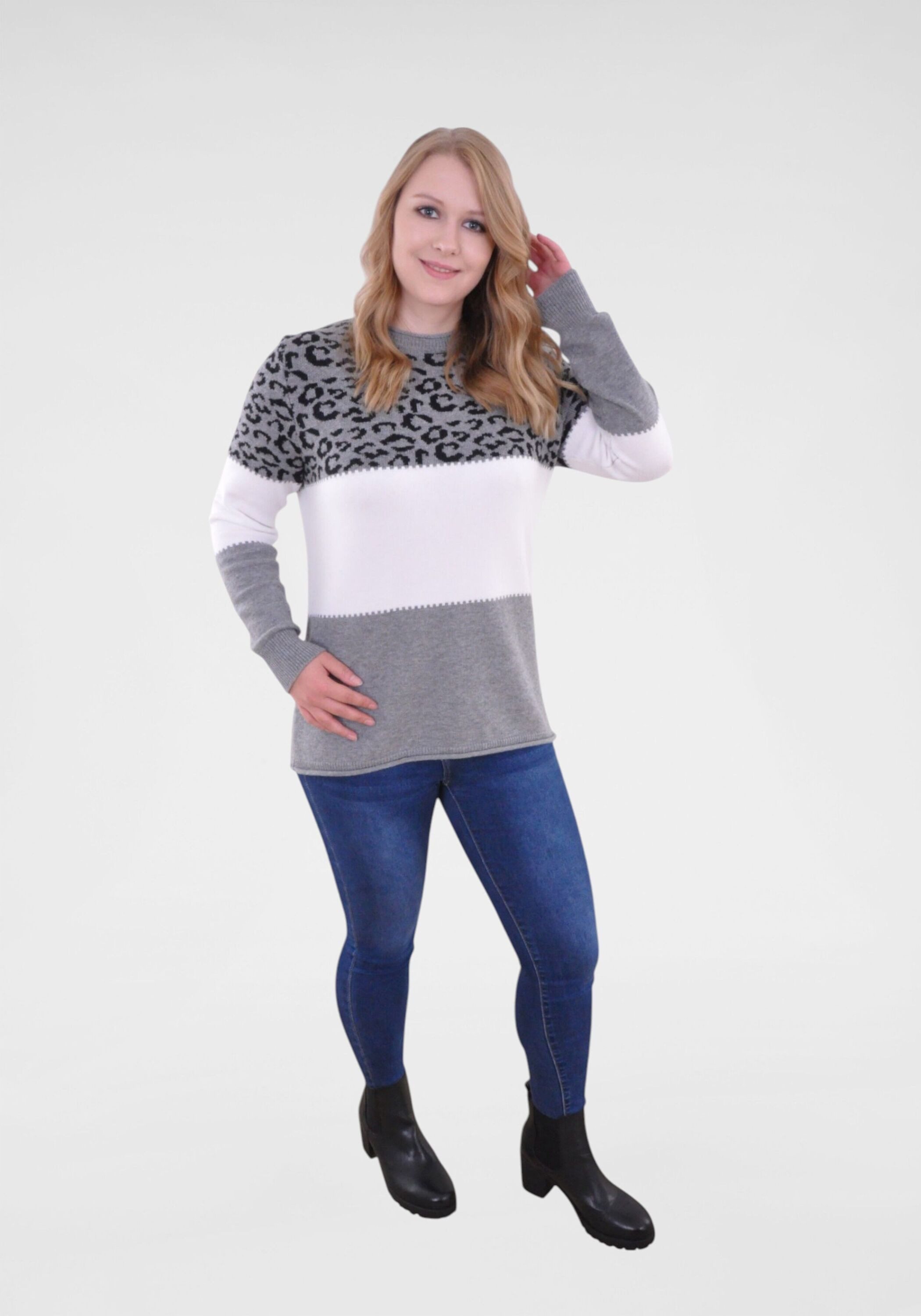NAVIGAZIONE Rundhalspullover mit auffälligem Animalprint