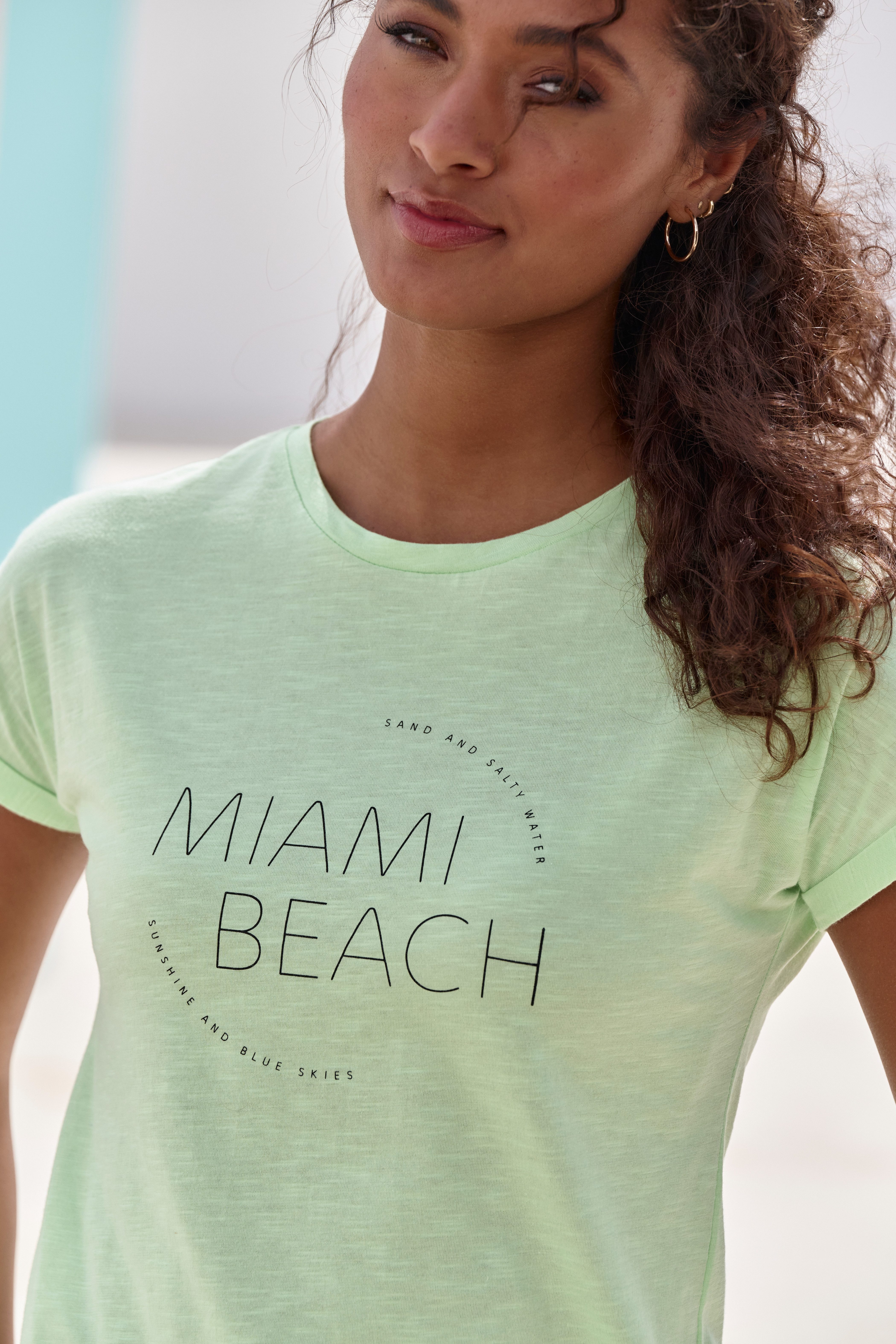 Vivance by Lascana T-Shirt mit modischem Frontprint aus luftiger Baumwoll-Qualität