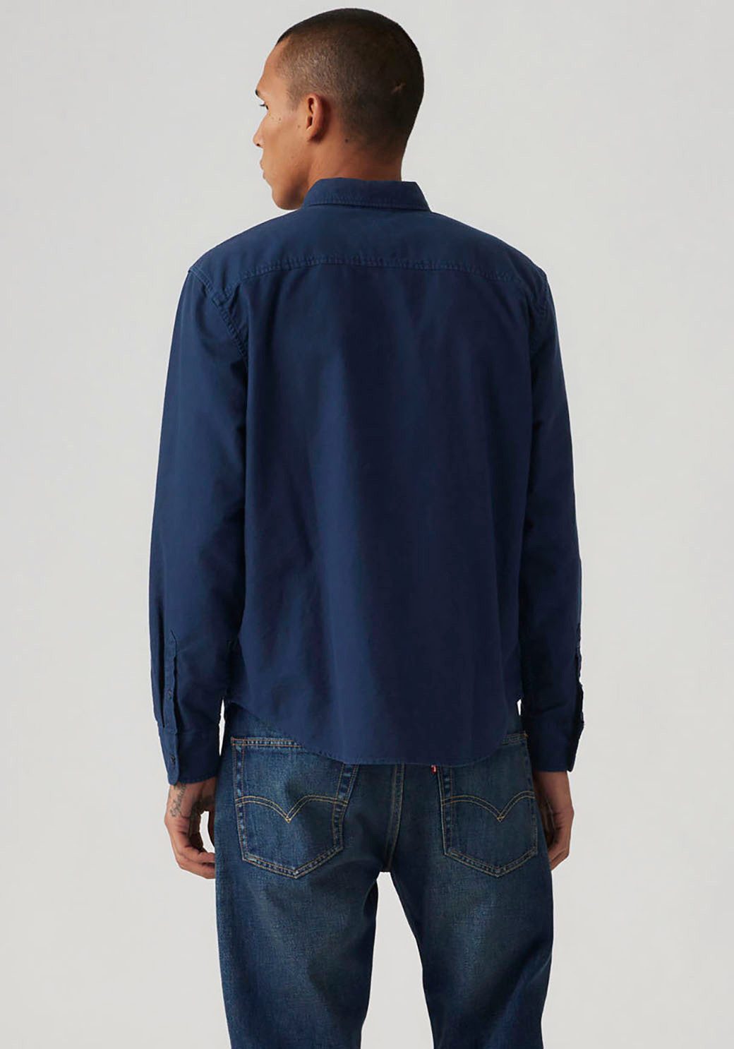 Levi's® Langarmhemd AUTHENTIC BUTTON DOWN mit Ton-in-Ton Logostickerei auf der Brust
