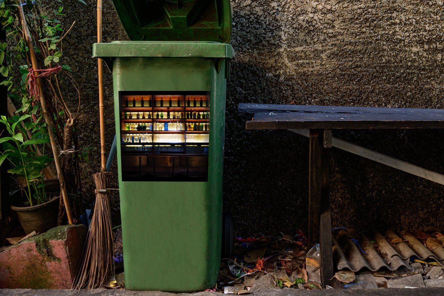 MuchoWow Wandsticker Getränke Bar Regalen in Abfalbehälter Mülleimer-aufkleber, (1 St), Sticker, den hinter Container, Mülltonne, der