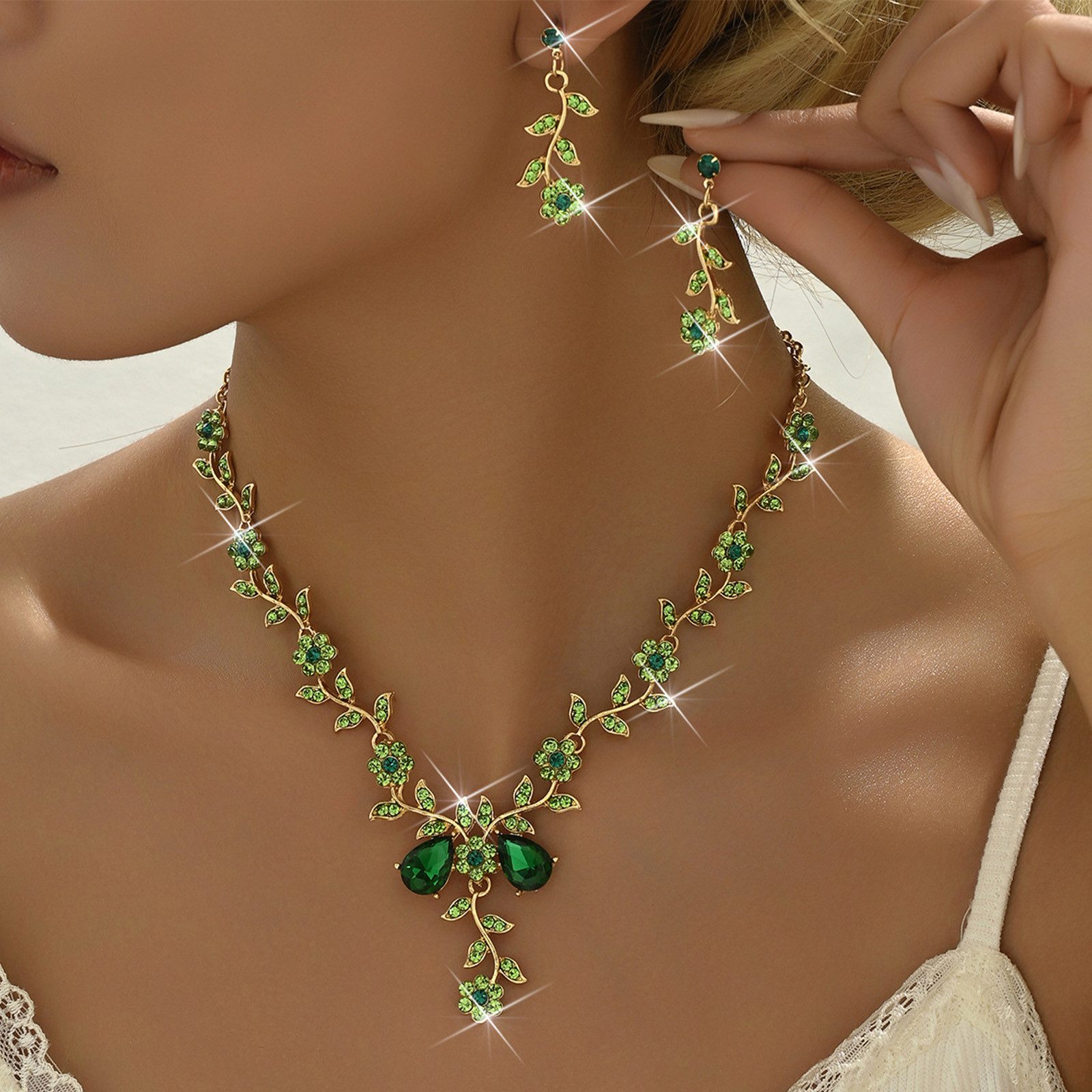 MOPUEA Ohrring und Ketten Set Schmuckset Ohrringe und Strass-Halskette Hochzeitsschmuck-Set (Set, 3-tlg., Ideal für Hochzeiten Partys und als stilvolles Geschenk), Verstellbare Halskette mit leichten Ohrringen für Komfort