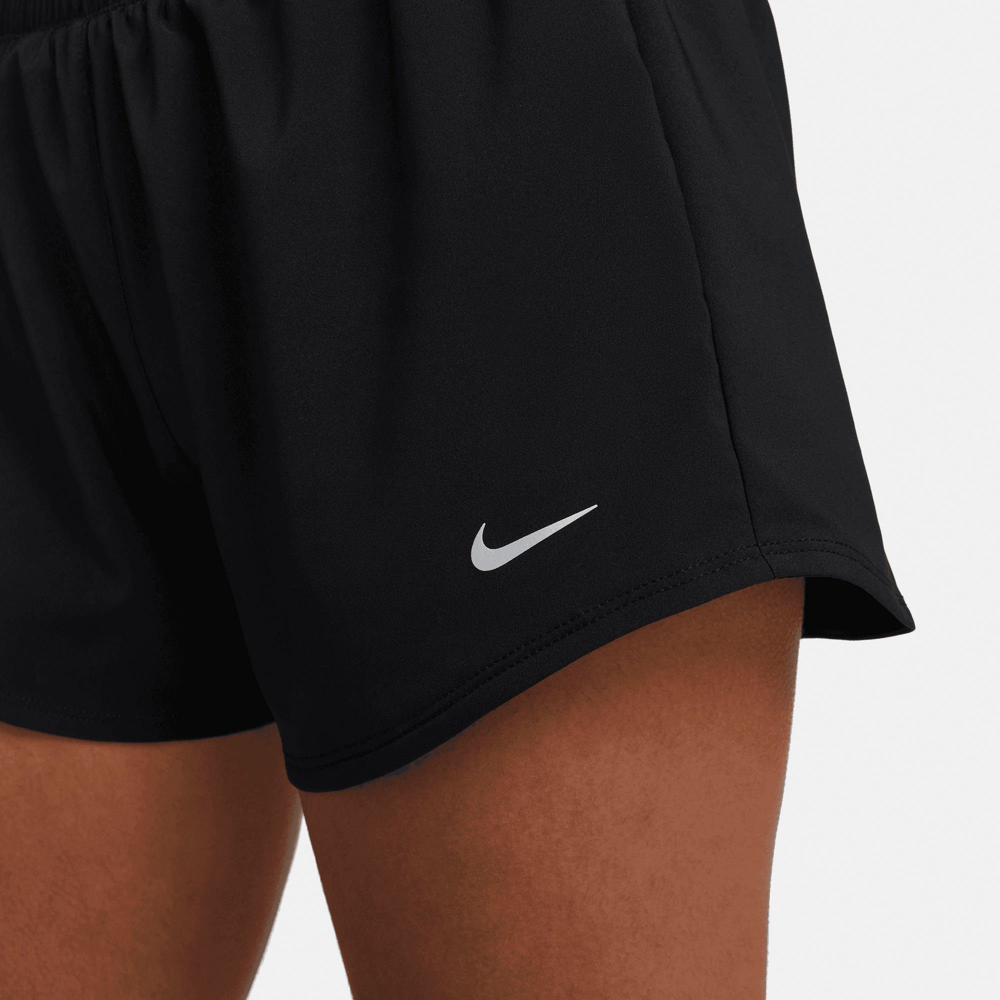 Nike Trainingsshorts DRI-FIT ONE WOMEN'S SILV MID-RISE BRIEF-LINED SHORTS BLACK/REFLECTIVE