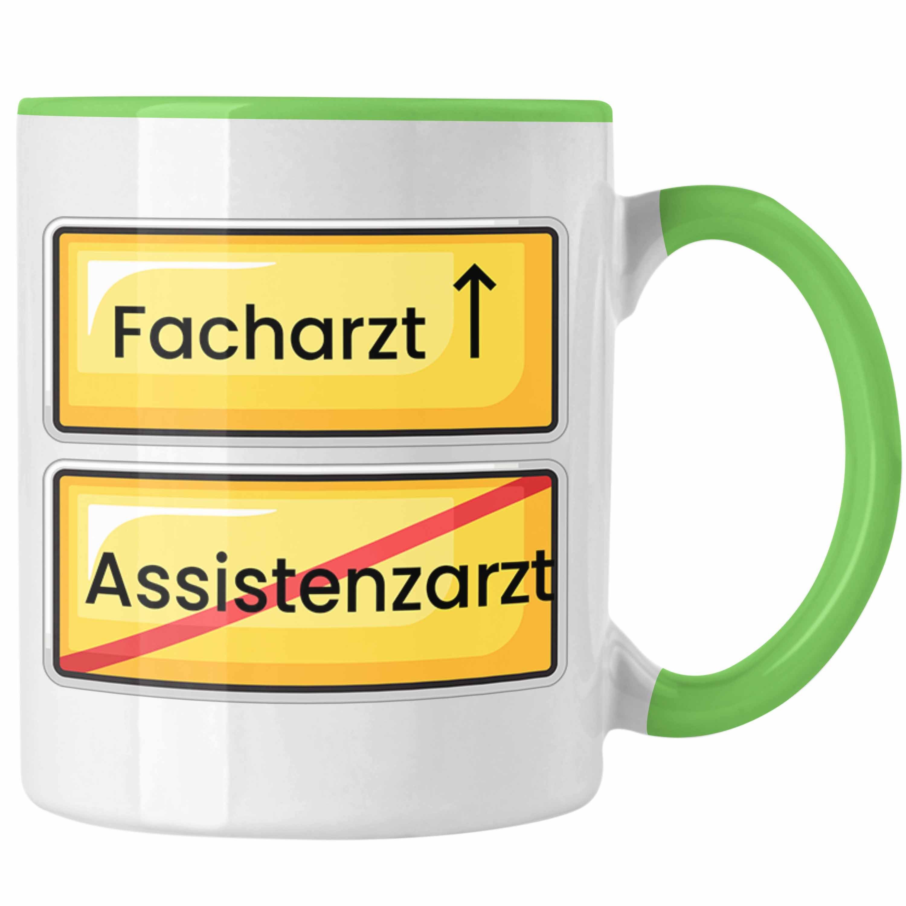 Trendation Tasse Endlich Facharzt Tasse Geschenk Prüfung Bestanden Assistenzarzt Kaffee Grün