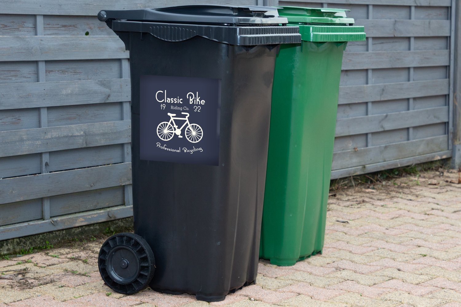 MuchoWow Wandsticker Jahrgang (1 Abfalbehälter Mülltonne, Text - St), Container, - Sticker, Mülleimer-aufkleber, Fahrrad