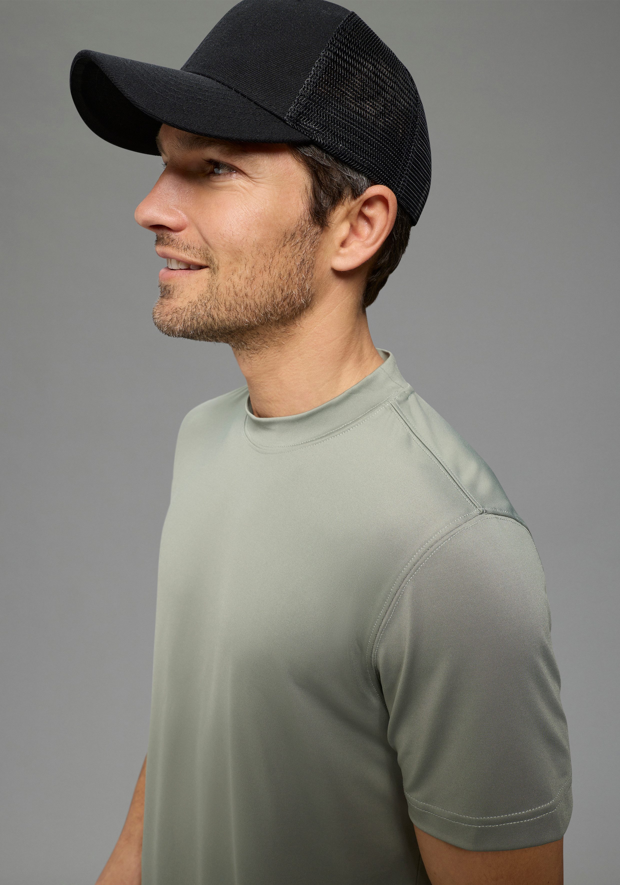 Ocean Sportswear Funktionsshirt atmungsaktiv, quick dry schmal geschnitten, Kurzarm, schnell trocknend, unifarben. € 19,99, (€ 19,99 pro 1 Stk).