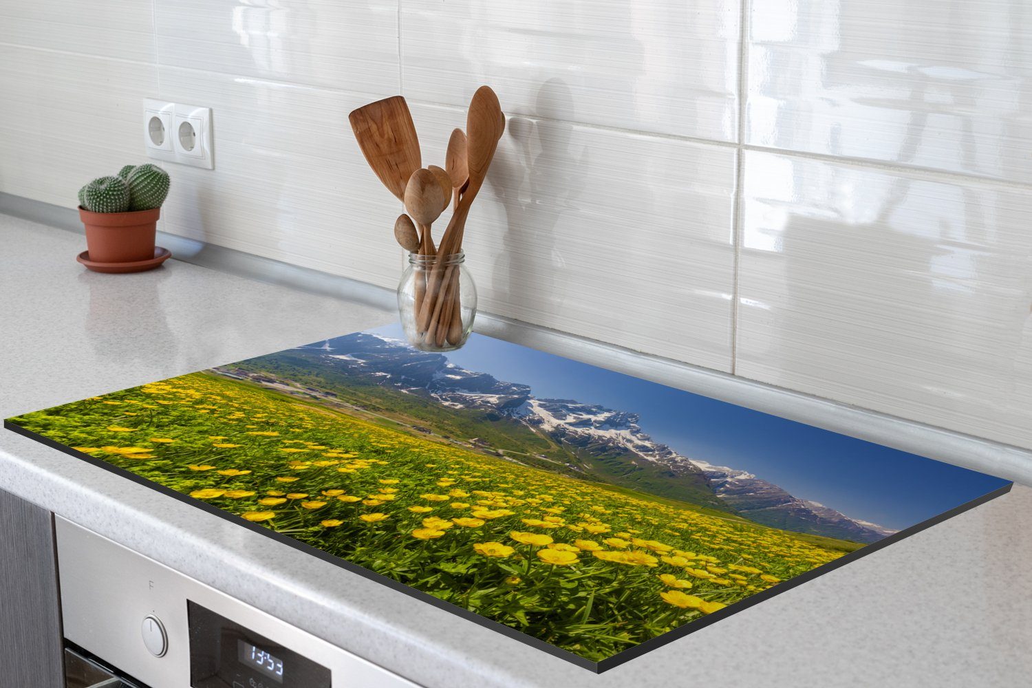 Schutz Schnee Alpen, Herdblende-/Abdeckplatte MuchoWow (1 Ceranfeldabdeckung tlg), Induktionskochfeld Blumen küche, Vinyl, die - 81x52 cm, für -