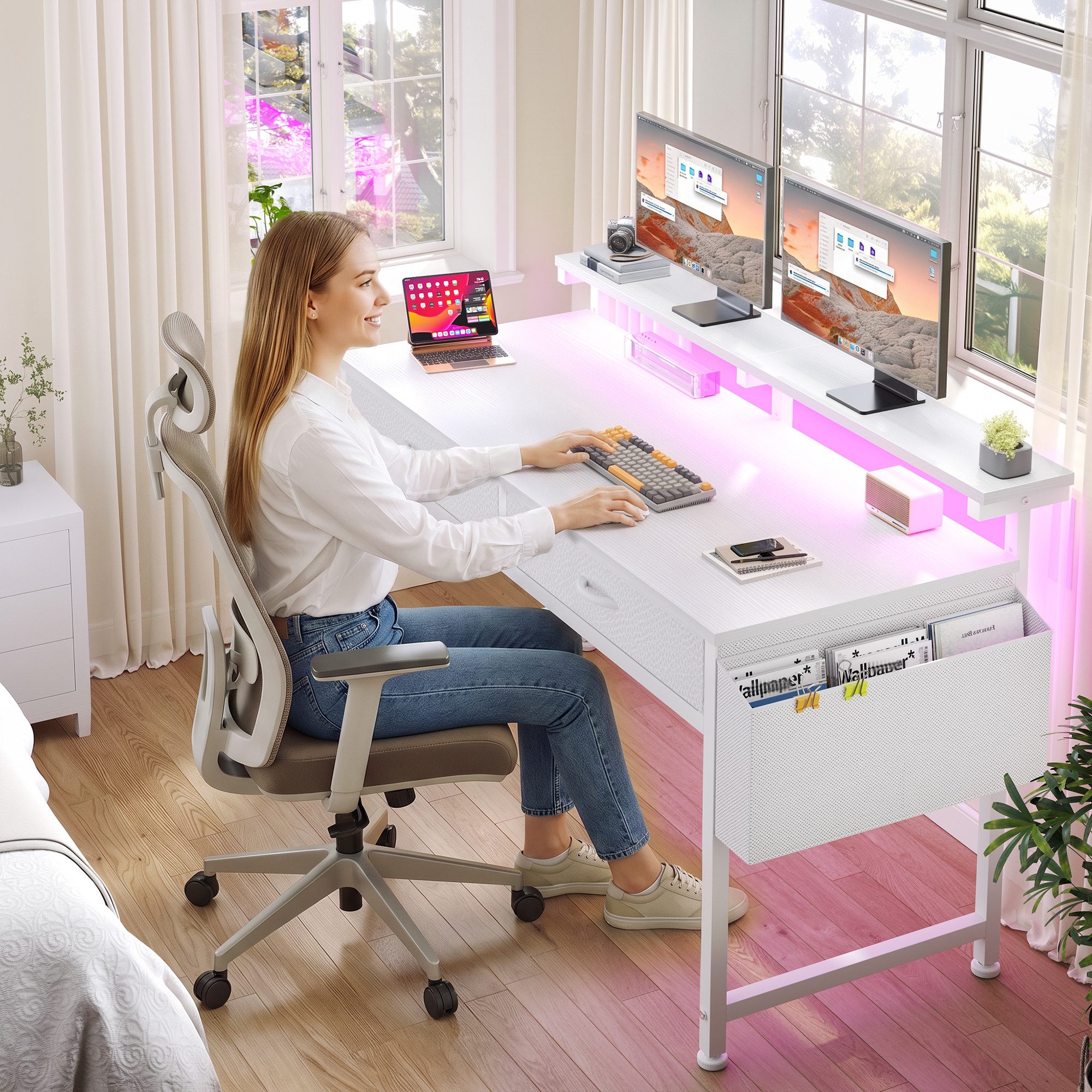 Klyvvo Schreibtisch mit 3 Schubladen, Gaming Schreibtisch mit LED Bieten Stauraum (1-St., Monitorständer & Seitenfach, Gaming Tisch RGB mit Fernbedienung), Kompakte Maße Passen Gut in Studierende, Home-Office-Arbeiter