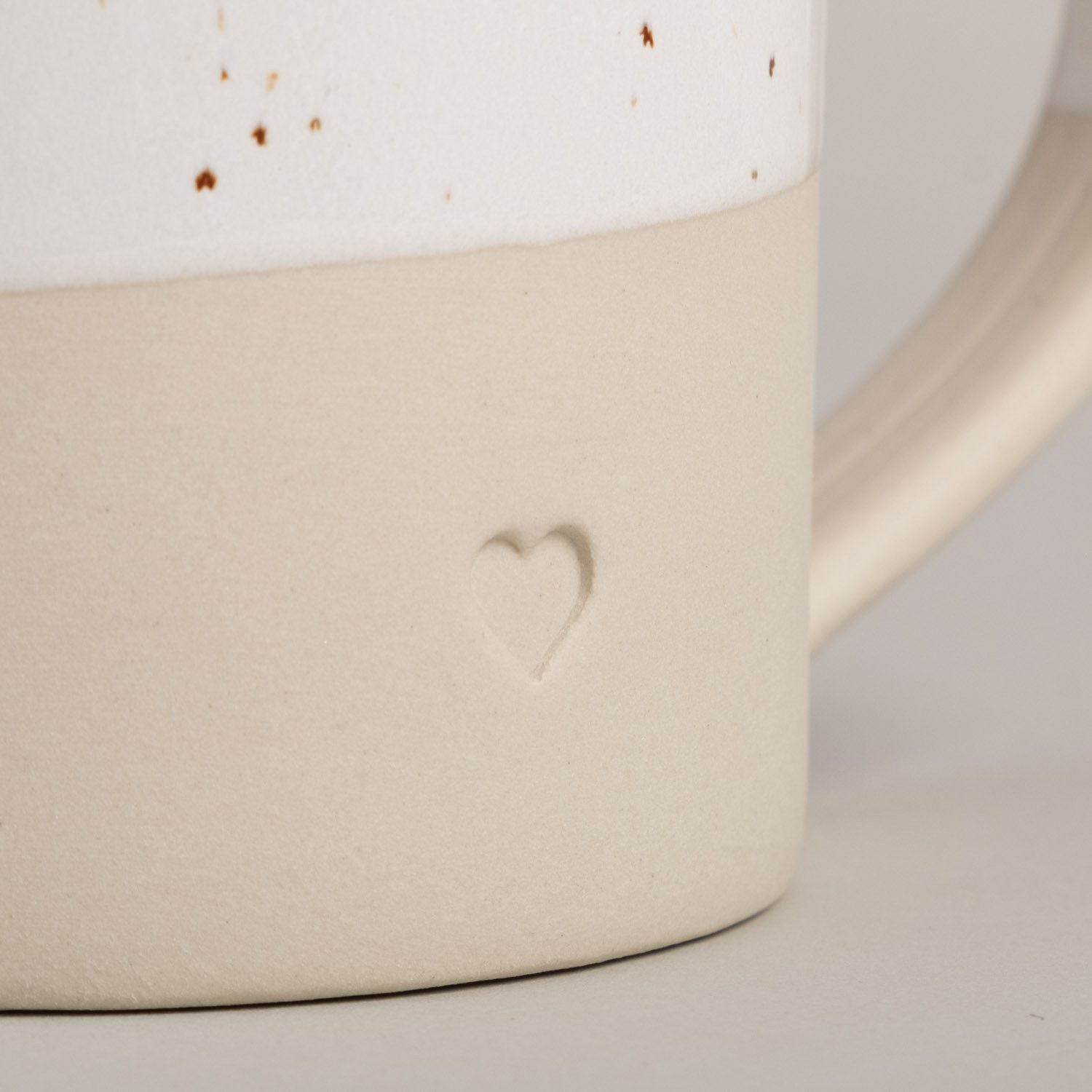 Eulenschnitt Becher Eulenschnitt Steingut Tasse mit Herz 220ml, 1-tlg., Steingut