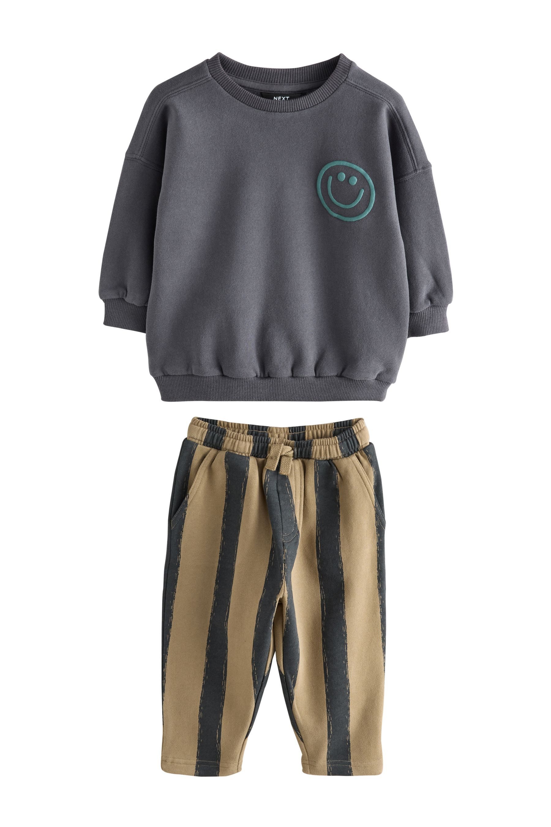 Sweatanzug Gemusterte Jogginghose und Sweatshirt im Set