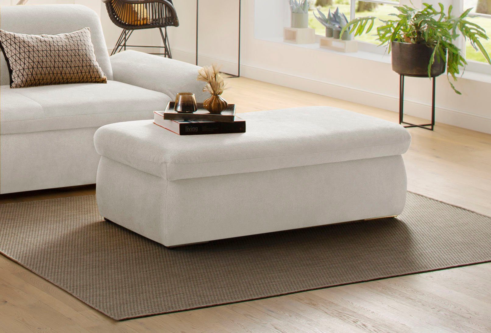 Home affaire Polsterhocker Avesa, Mit großem Staufach, passend zur Serie "Avesa", B/T/H: 136/64/43 cm