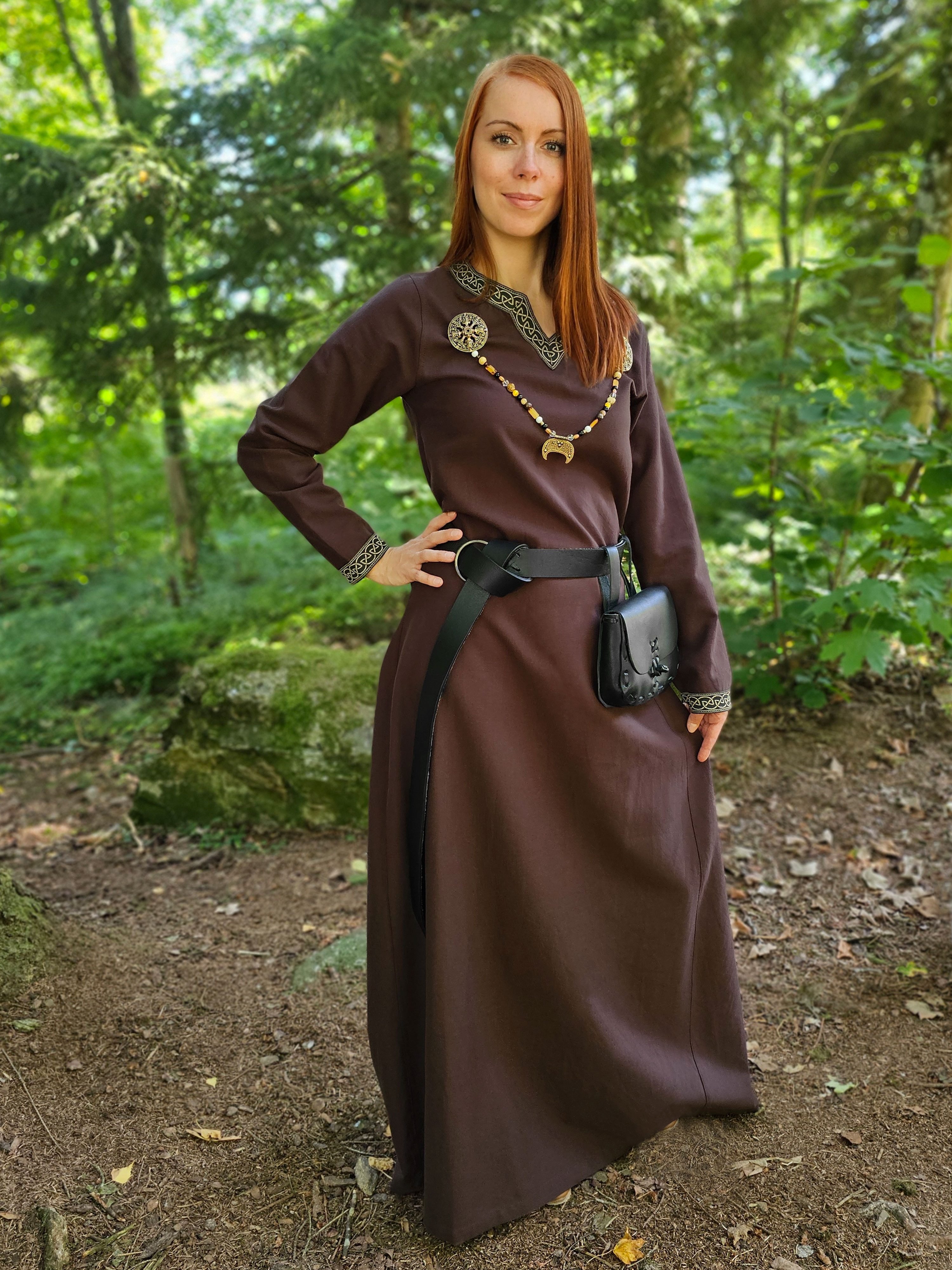 Vehi Mercatus Burgfräulein-Kostüm Mittelalter Kleid langarm Braun, mit Borte "Sigyn"