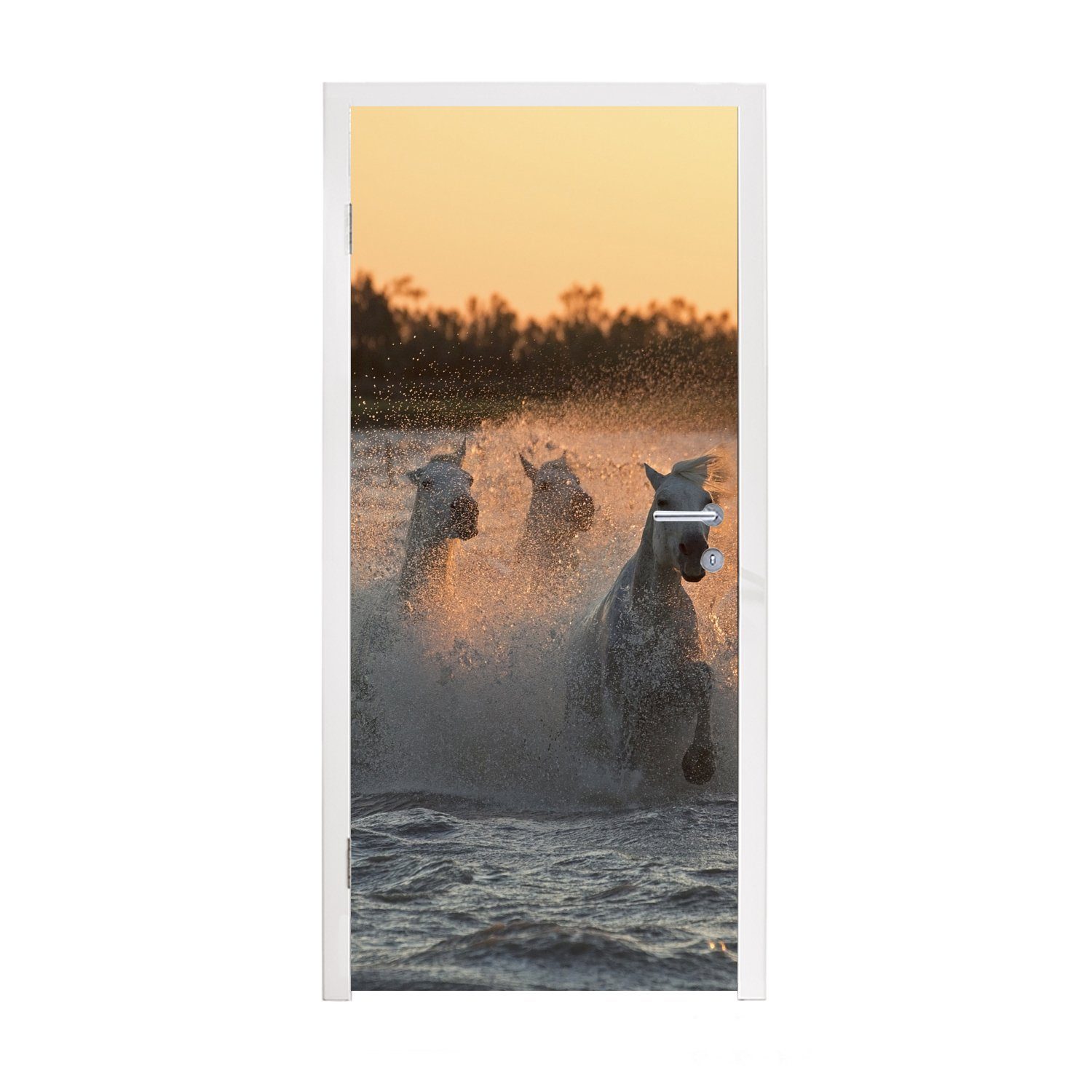 MuchoWow Türtapete Pferde galoppieren durch tiefes Wasser in der Camargue, Matt, bedruckt, (1 St), Fototapete für Tür, Türaufkleber, 75x205 cm