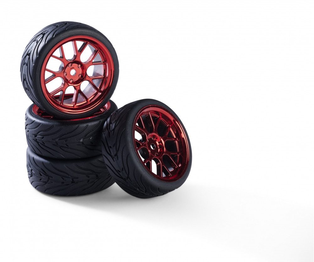 Carson Reifen mit Felgen 1:10 Räderset Y-Design3 (4) rot RC-Ladegerät