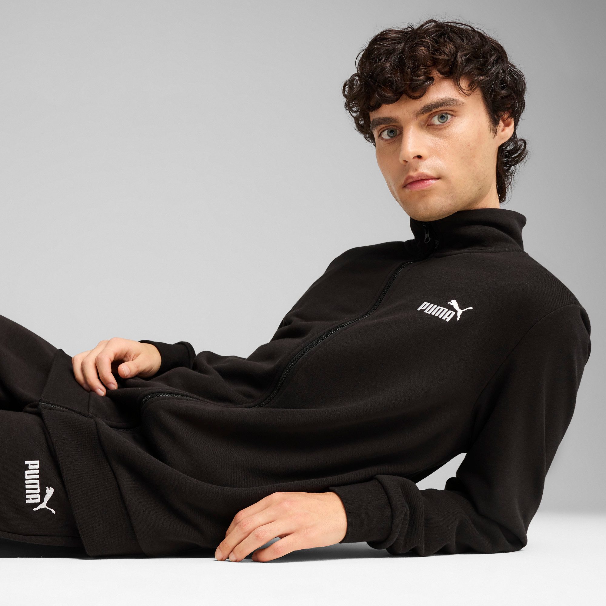 PUMA Trainingsanzug ESS NO1 LOGO TR KNITTED SUIT (2-tlg), zweiteiliges Set, mit hohem Kragen, mit gerippten Bündchen