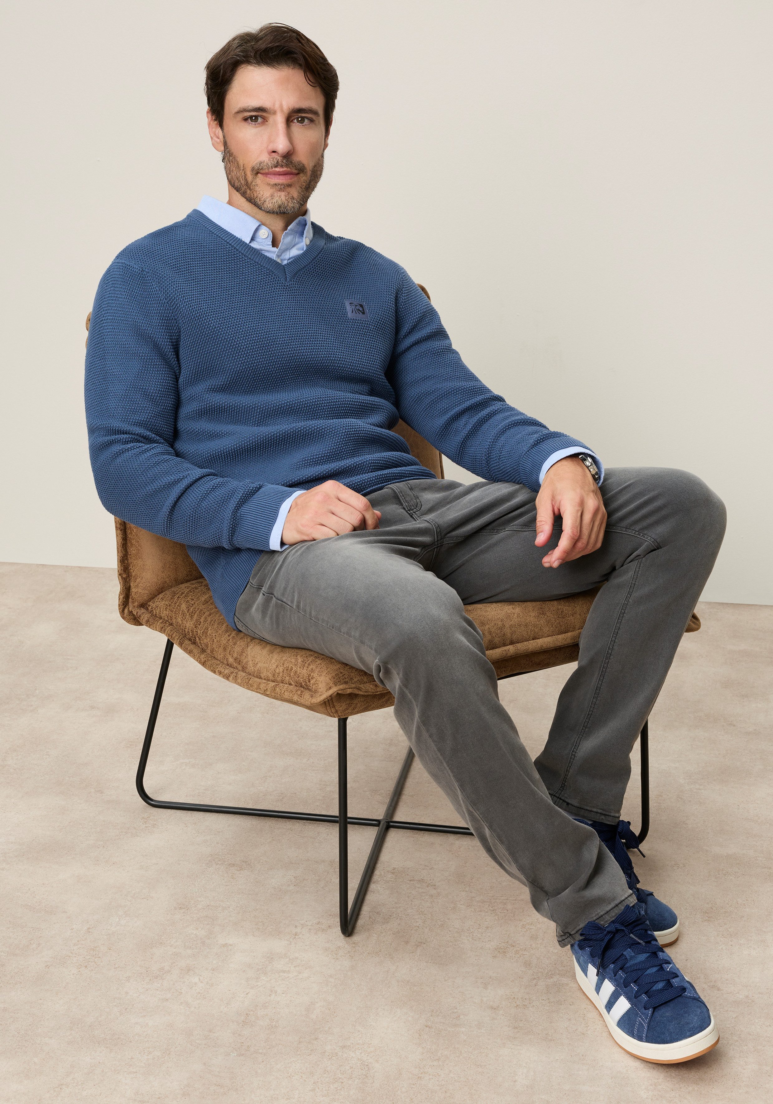 Man's World V-Ausschnitt-Pullover Neue Kollektion! Highlight Strickstruktur Strickmaterial, Rippbündchen am Ausschnitt, Regular Fit Passform