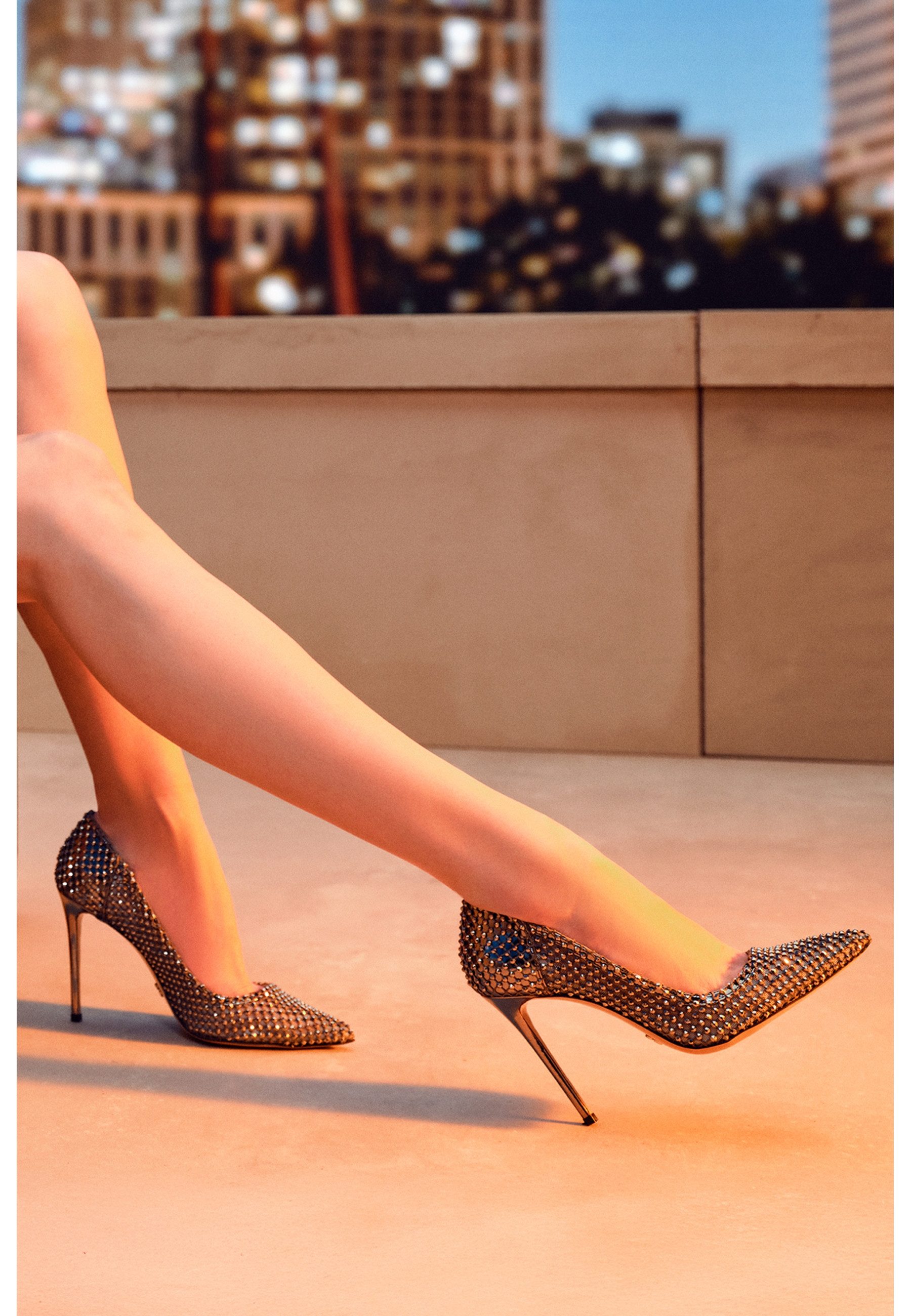 Derimod Leder-Stiletto-Pumps mit Strasssteinen Pumps Nieten-Mesh, Echtes Leder, EVA-Sohle, Stilettoabsatz, Slip-On-Design