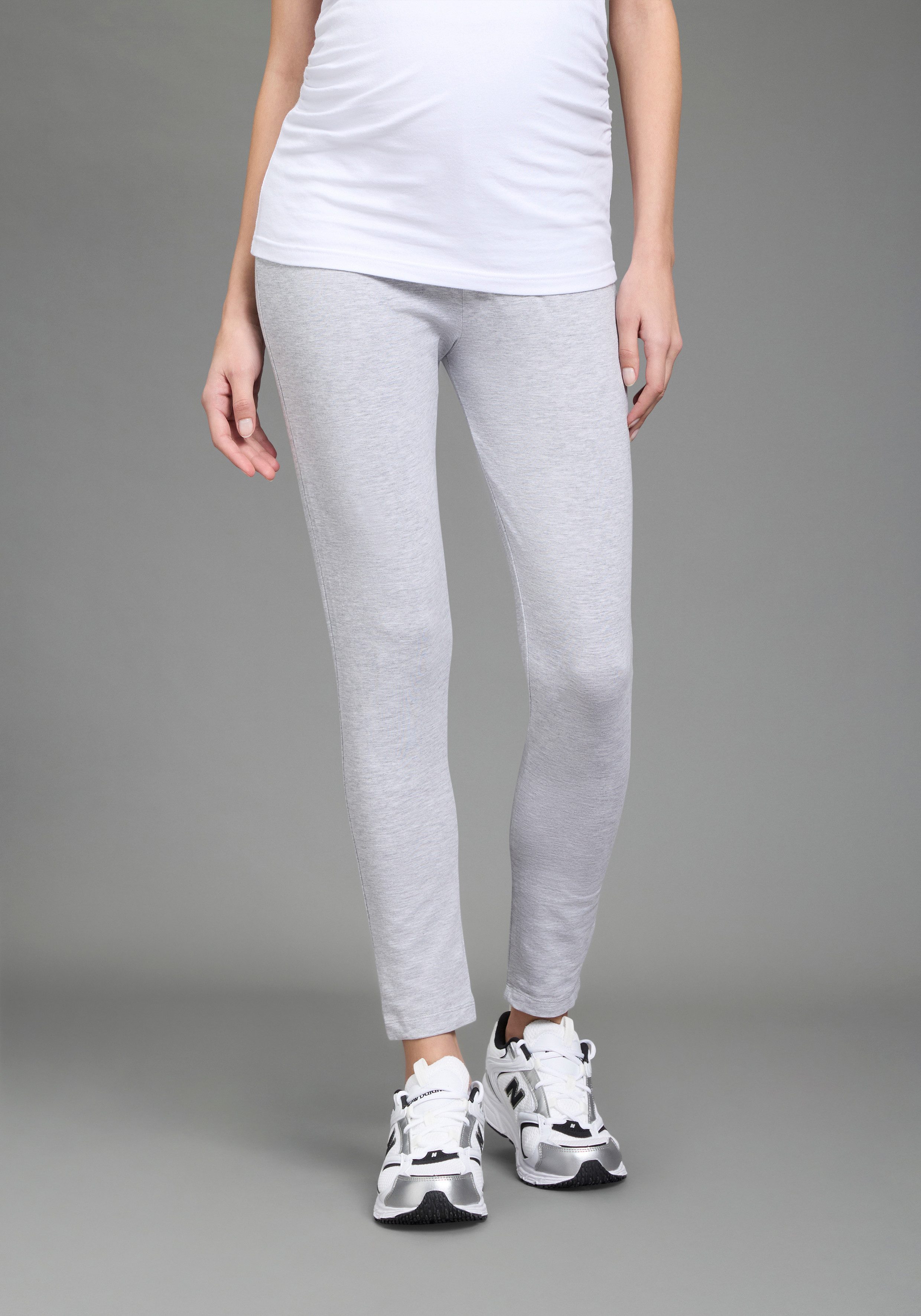 Neun Monate Umstandsleggings, Hose für Schwangerschaft und Stillzeit, bequem und gut kombinierbar. € 14,99, (€ 14,99 pro 1 Stk).