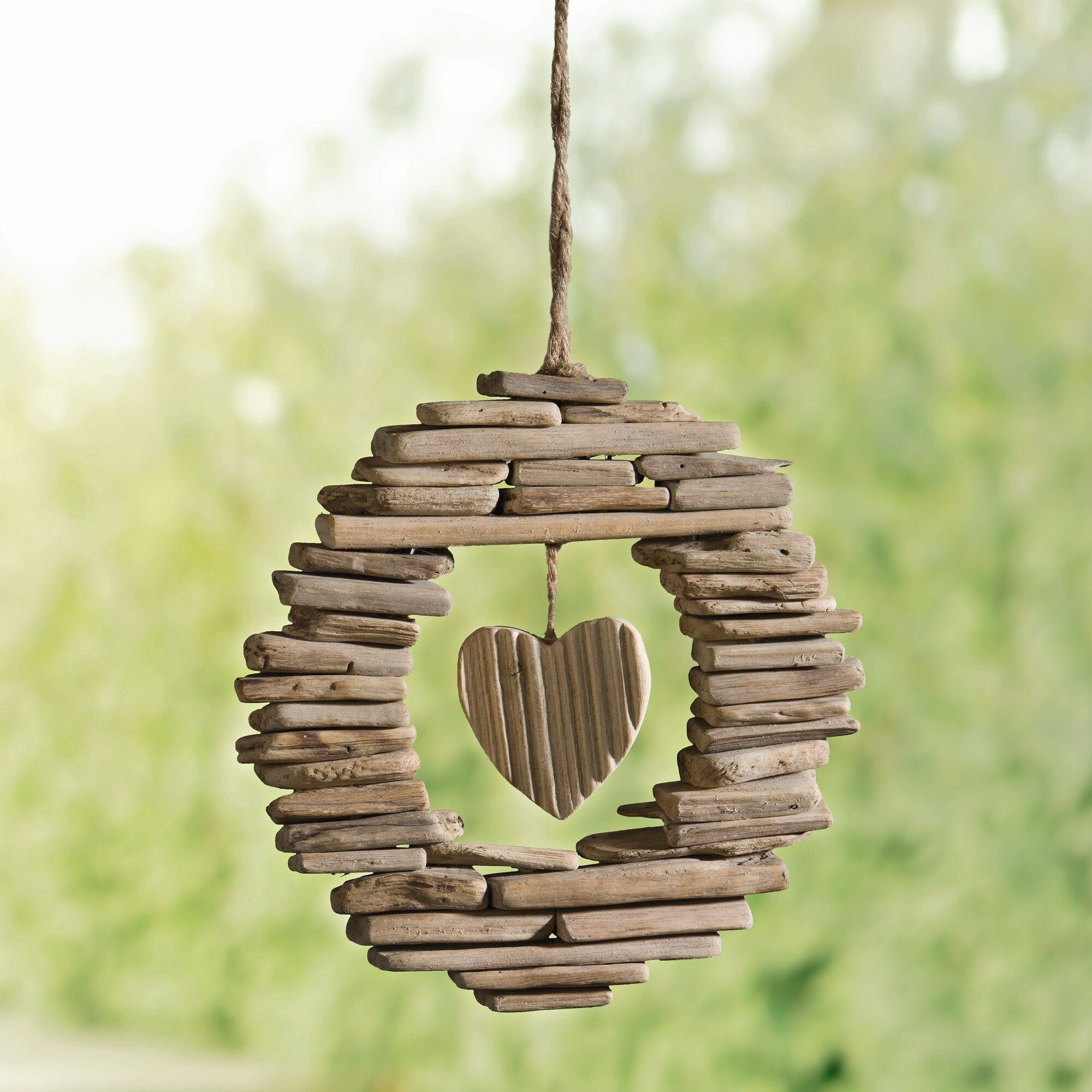 Dekoleidenschaft Dekohänger "Herz" aus Treibholz im Landhausstil, Holzkranz Fensterdeko Hängedeko, für Drinnen & Draußen, Gartendeko, Wanddeko, Hängedekoration