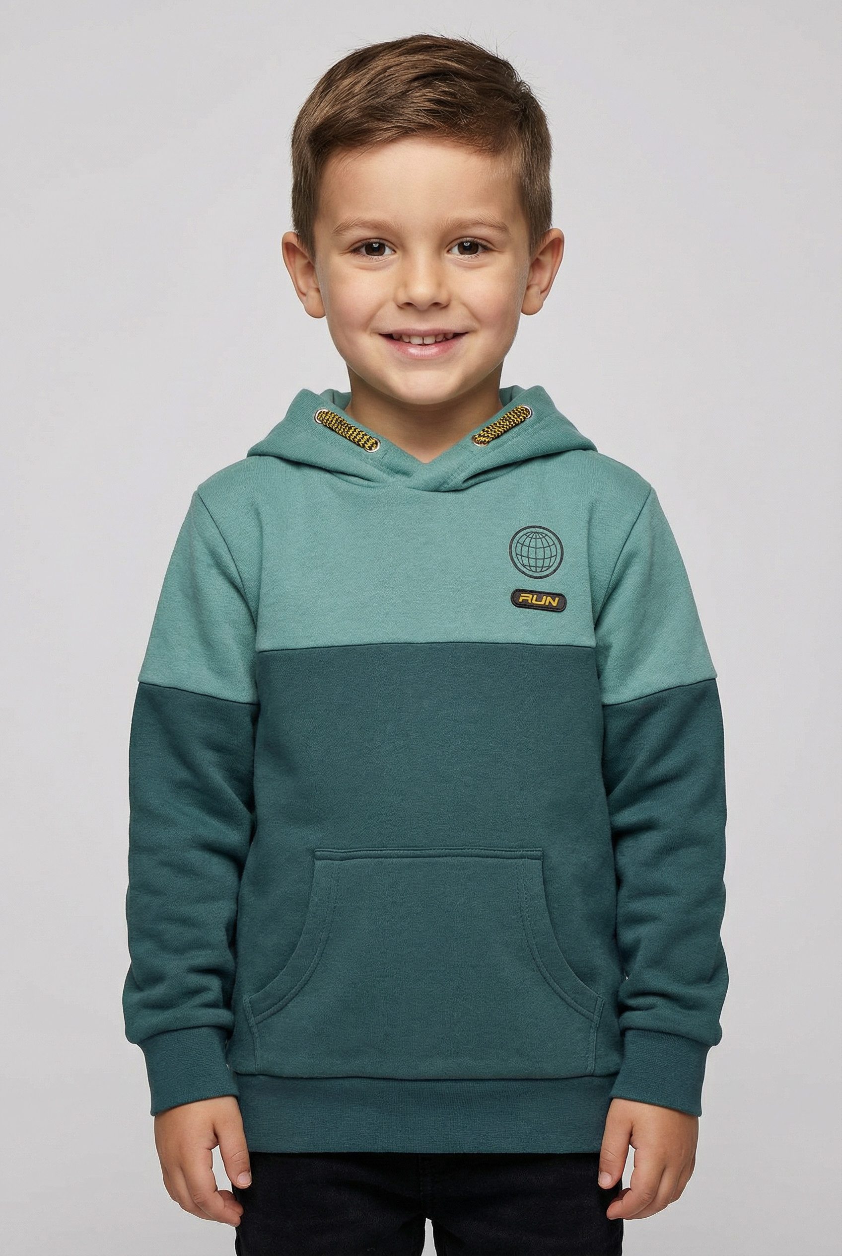 Blue Seven Kapuzensweatshirt mit dekorativem Kordeldetail und mit Kängurutasche