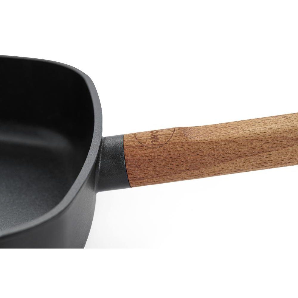 WOLL MADE IN GERMANY Bratpfanne "ECO Logic QXR" mit festem Holzgriff, Aluminiumguss (1-tlg), Induktionsgeeignet