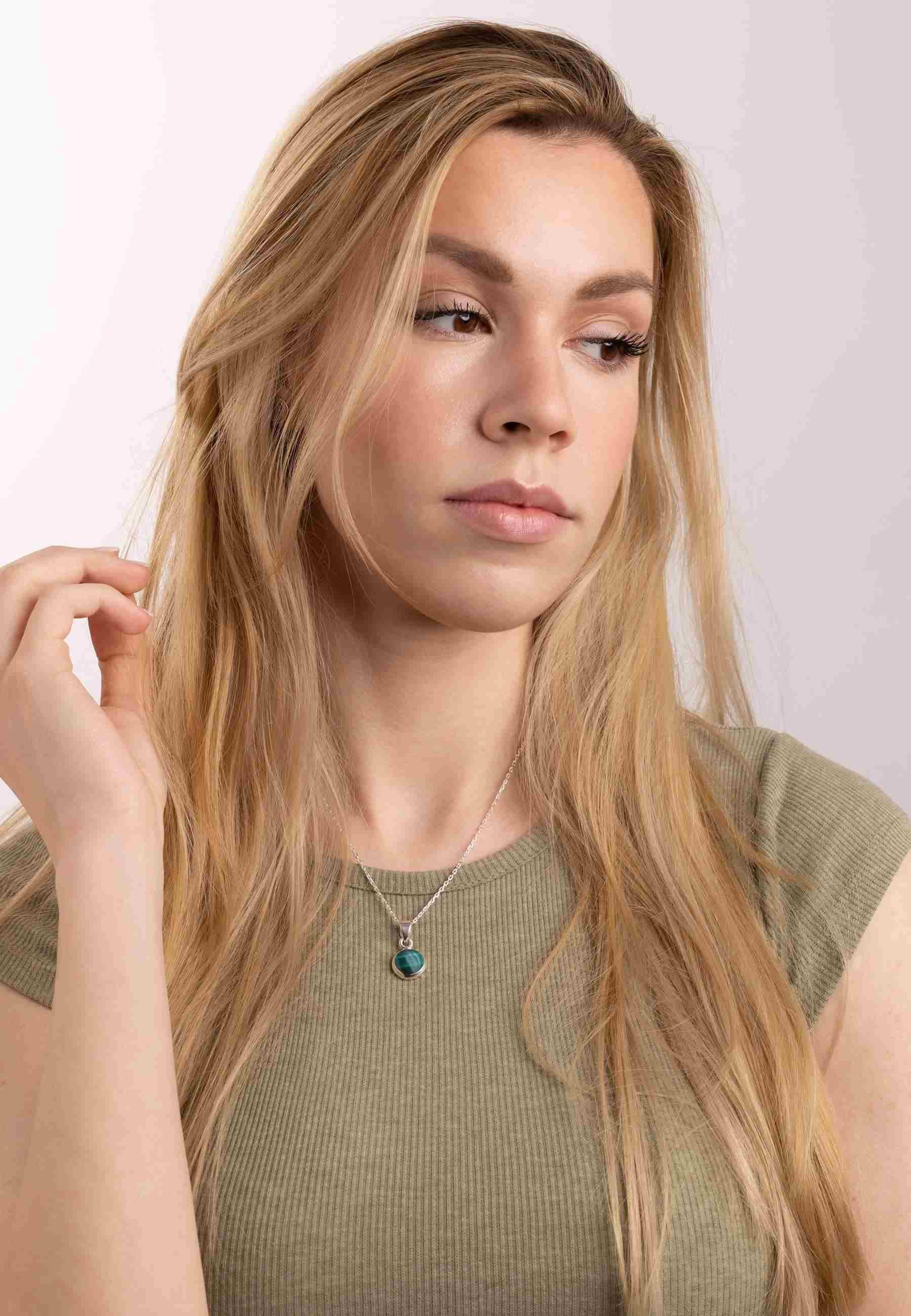 mantraroma Kette mit Anhänger MIALE rund aus 925 Silber mit Malachit (Kette günstig online kaufen