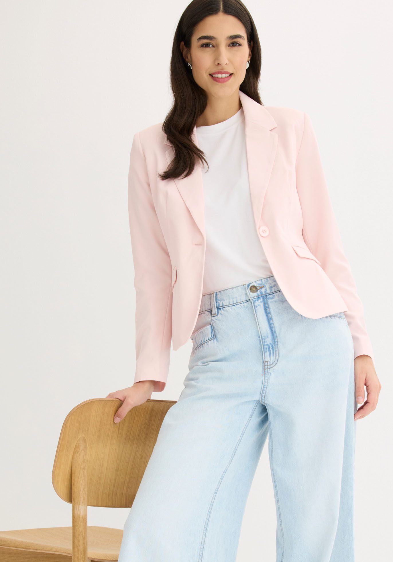 bonprix Kurzblazer eleganter Stil, Slim Fit, aus Polyester und Elasthan