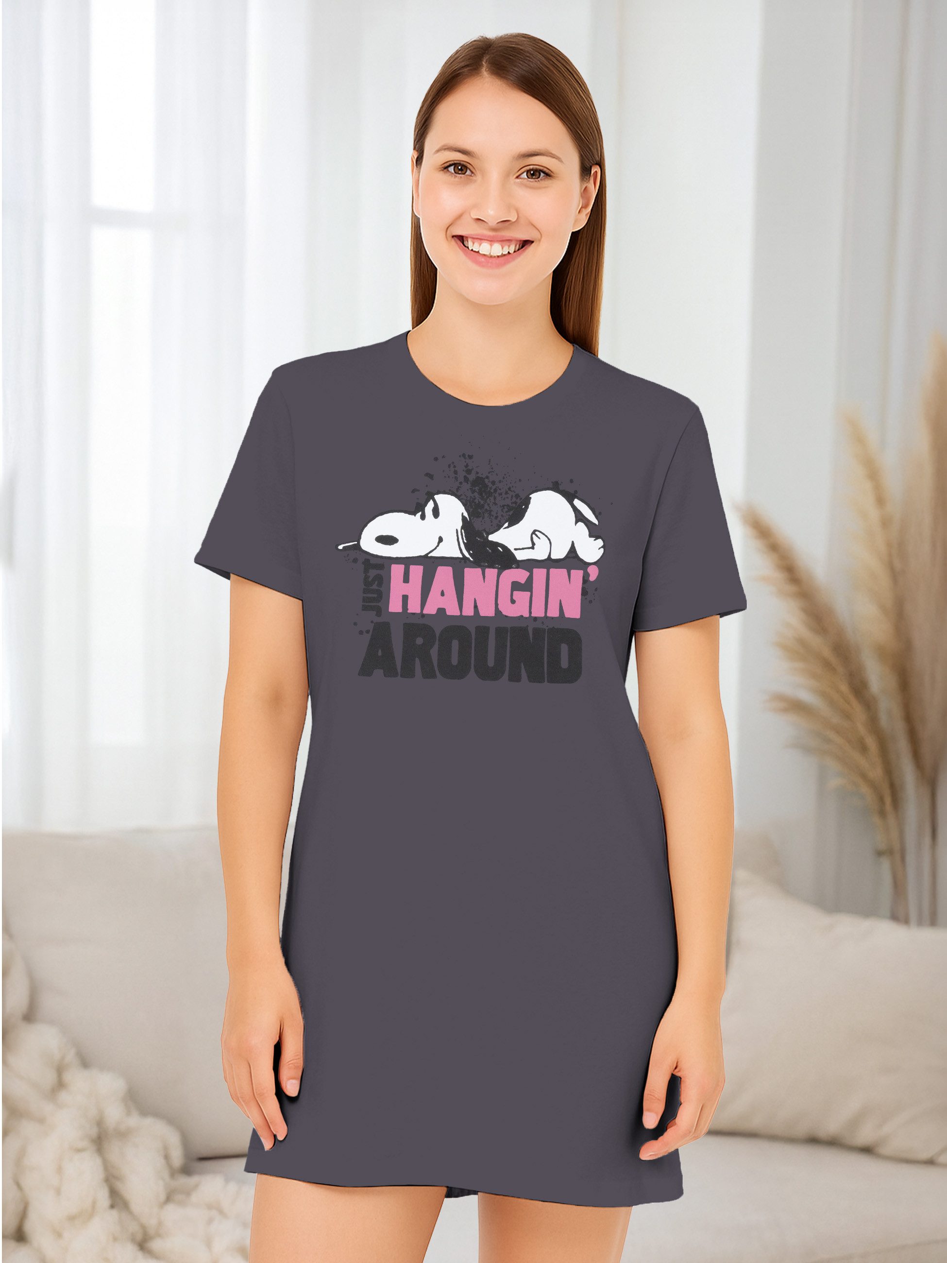 United Labels® Nachthemd The Peanuts Snoopy - Just hangin' around - Kurzarm