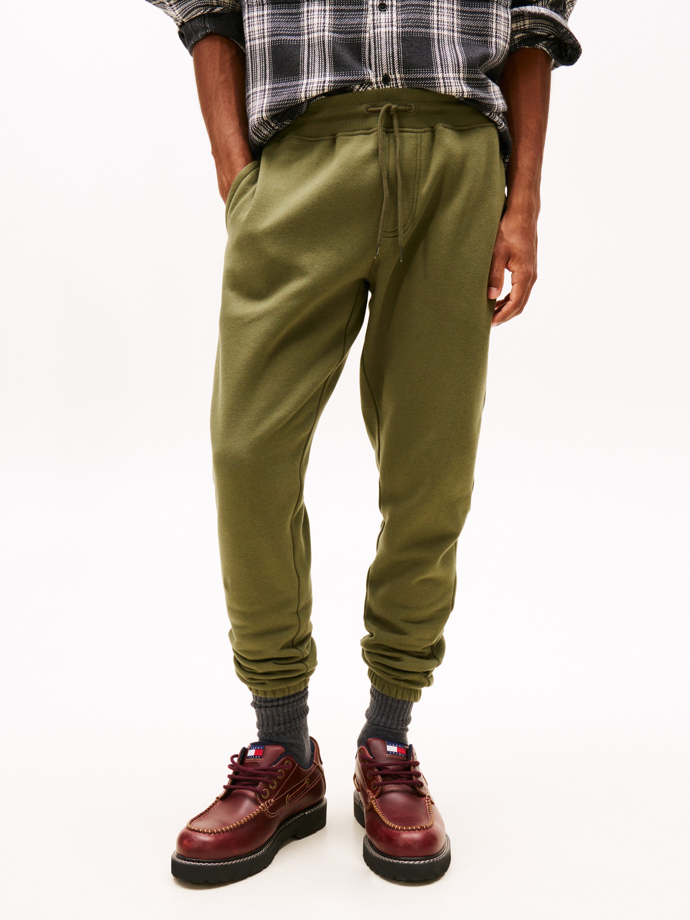 Tommy Jeans Sweathose TJM SLIM S FLAG SWEATPANT Mit Kordelzug