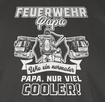 Shirtracer T-Shirt Feuerwehr Papa wie ein normaler Papa nur cooler Weiß Vatertag Geschenk für Papa
