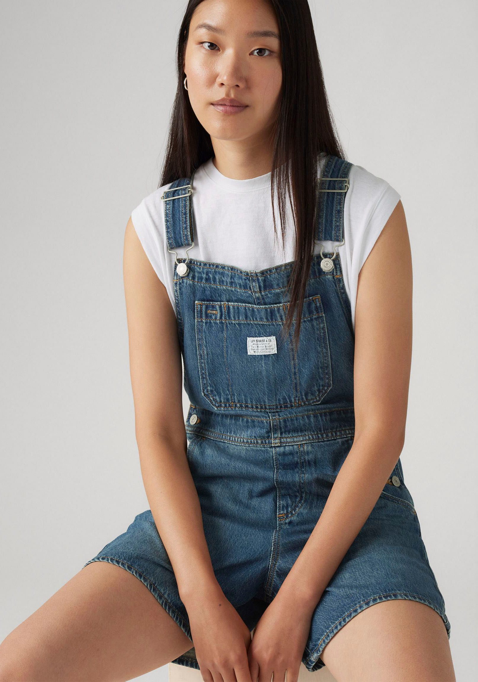 Levi's® Latzhose UTILITY SHORTALL Sommerhose im Five-Pocket Style