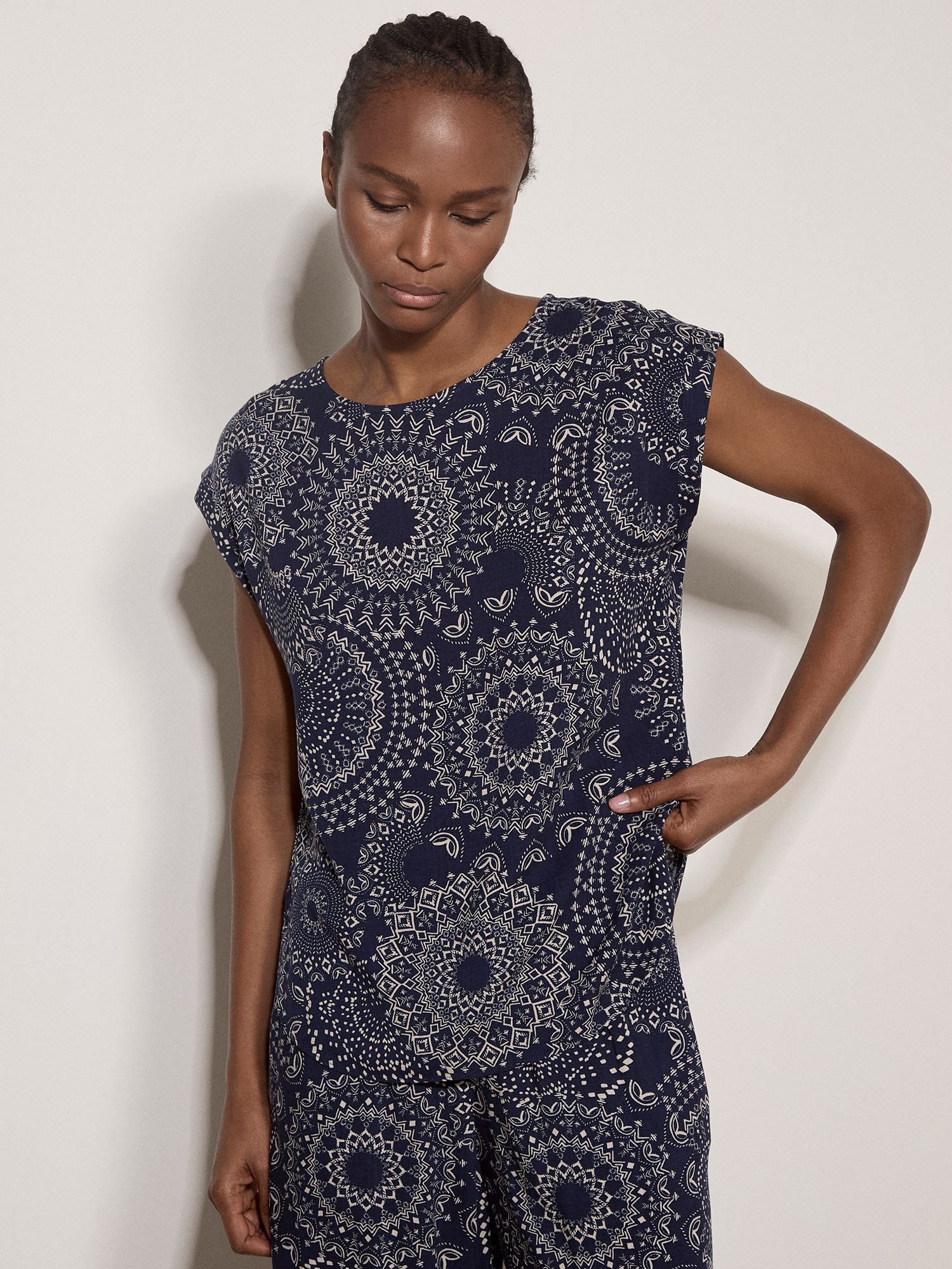 Apricot T-Shirt Kaleidoskop-T-Shirt mit Webmuster – Bild 3 von 5