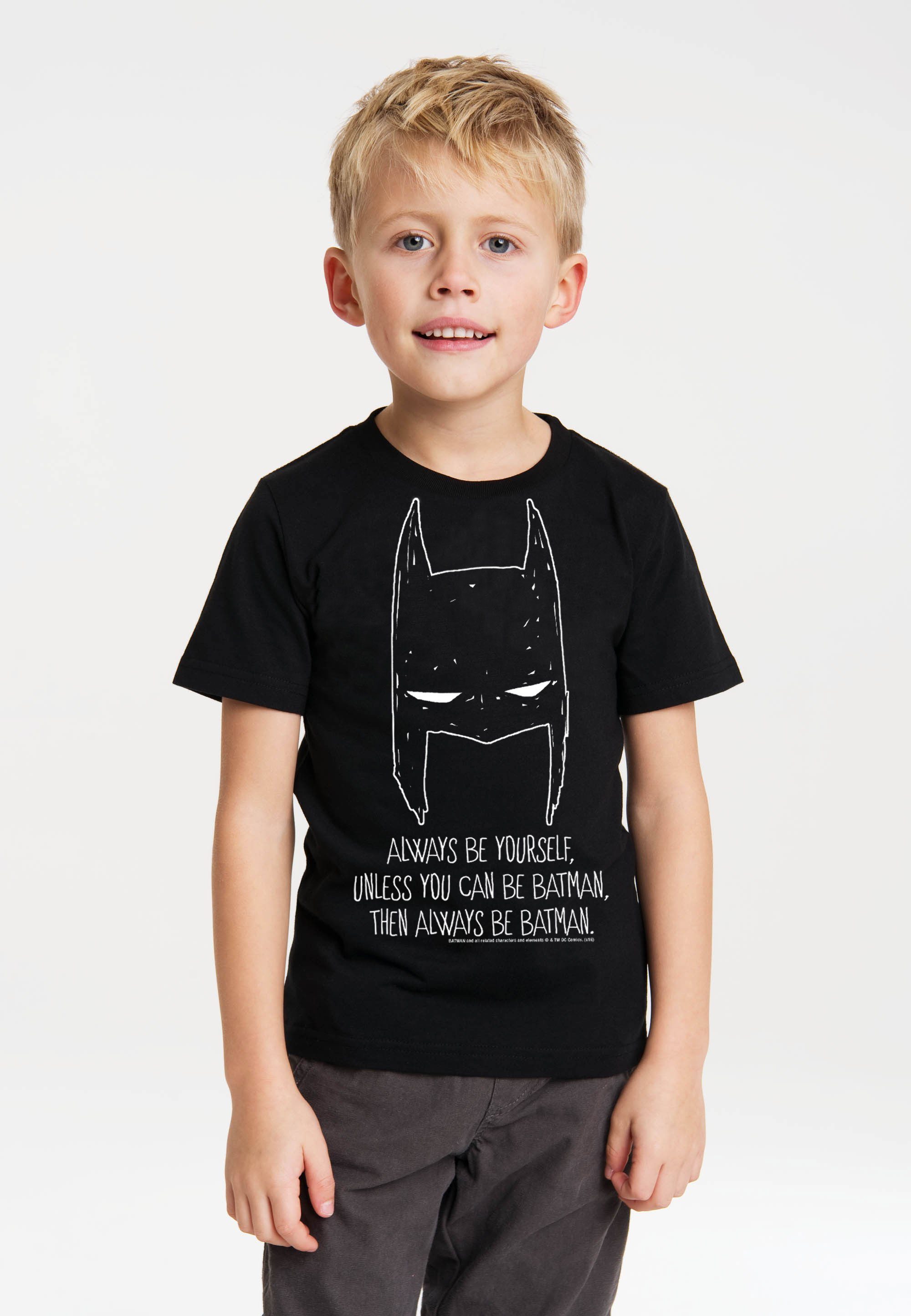 billig erwerben lizenziertem LOGOSHIRT - Always Comics Be Batman, T-Shirt Yourself mit Print DC