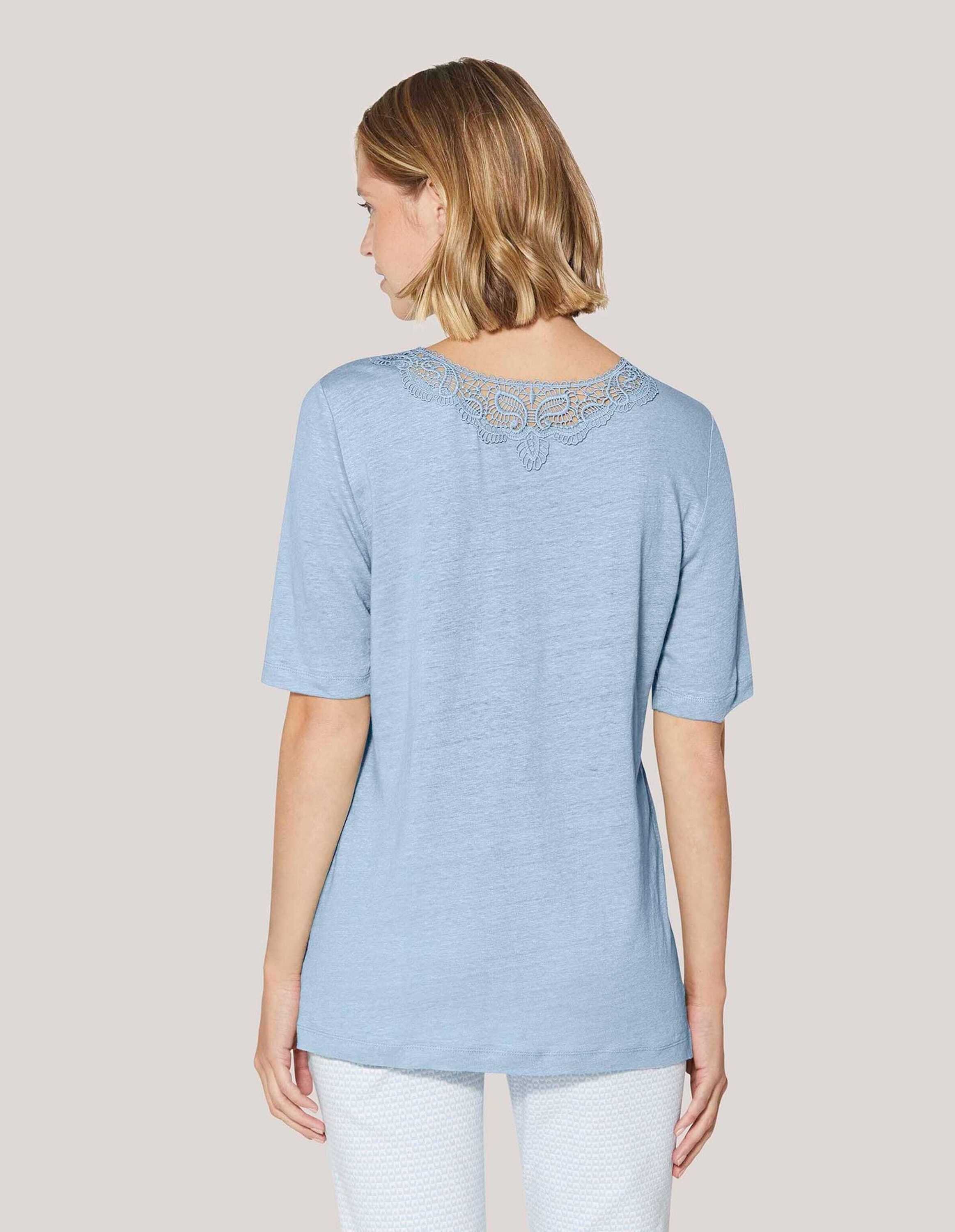 MADELEINE Kurzarmshirt Kurzarm Leinen-Shirt mit Spitzenbesatz Uni-Design mit dekorativem V-Ausschnitt vorne und hinten