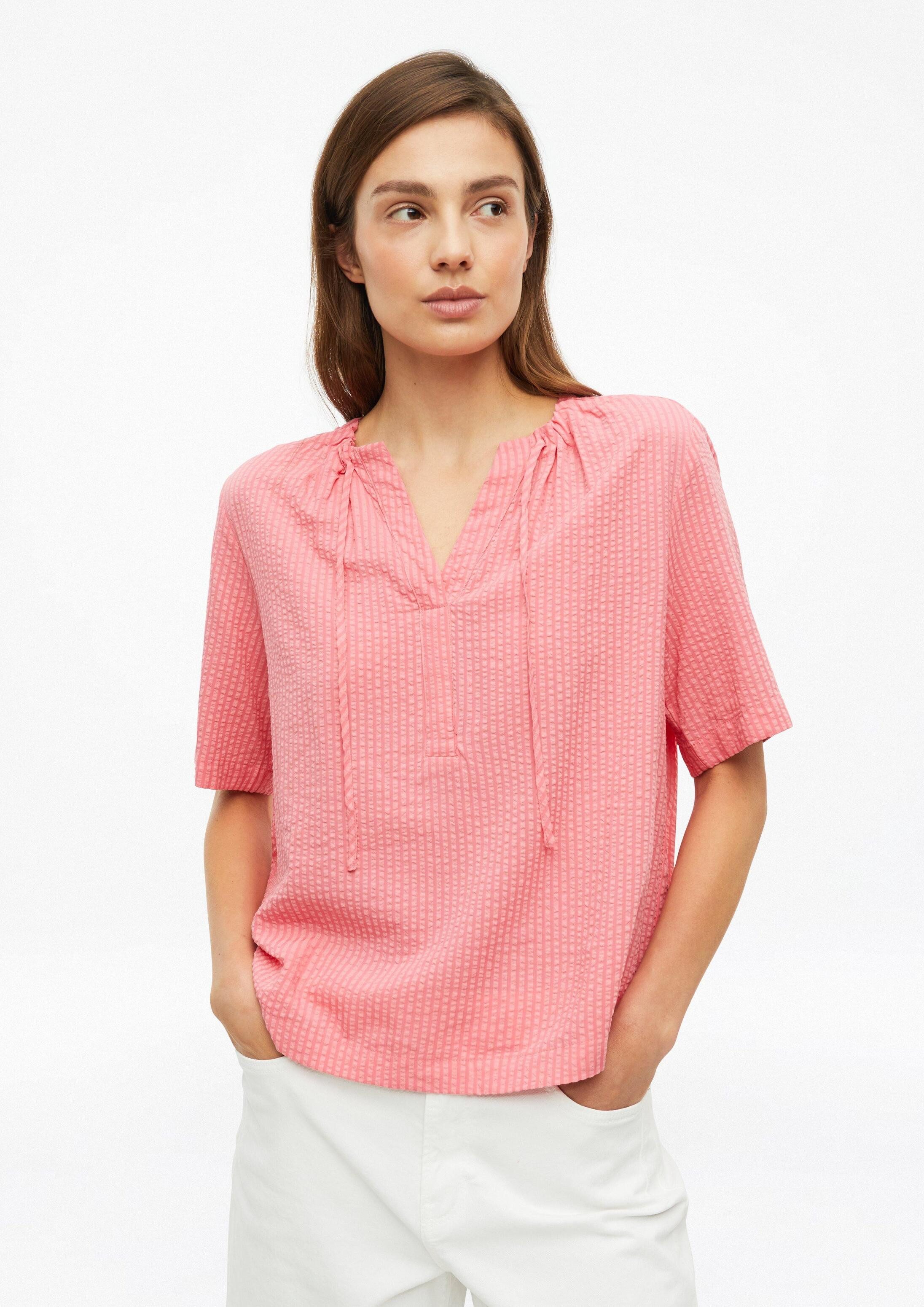 s.Oliver Kurzarmbluse Bluse Strukturierte Viskosemix-Bluse mit Raffung