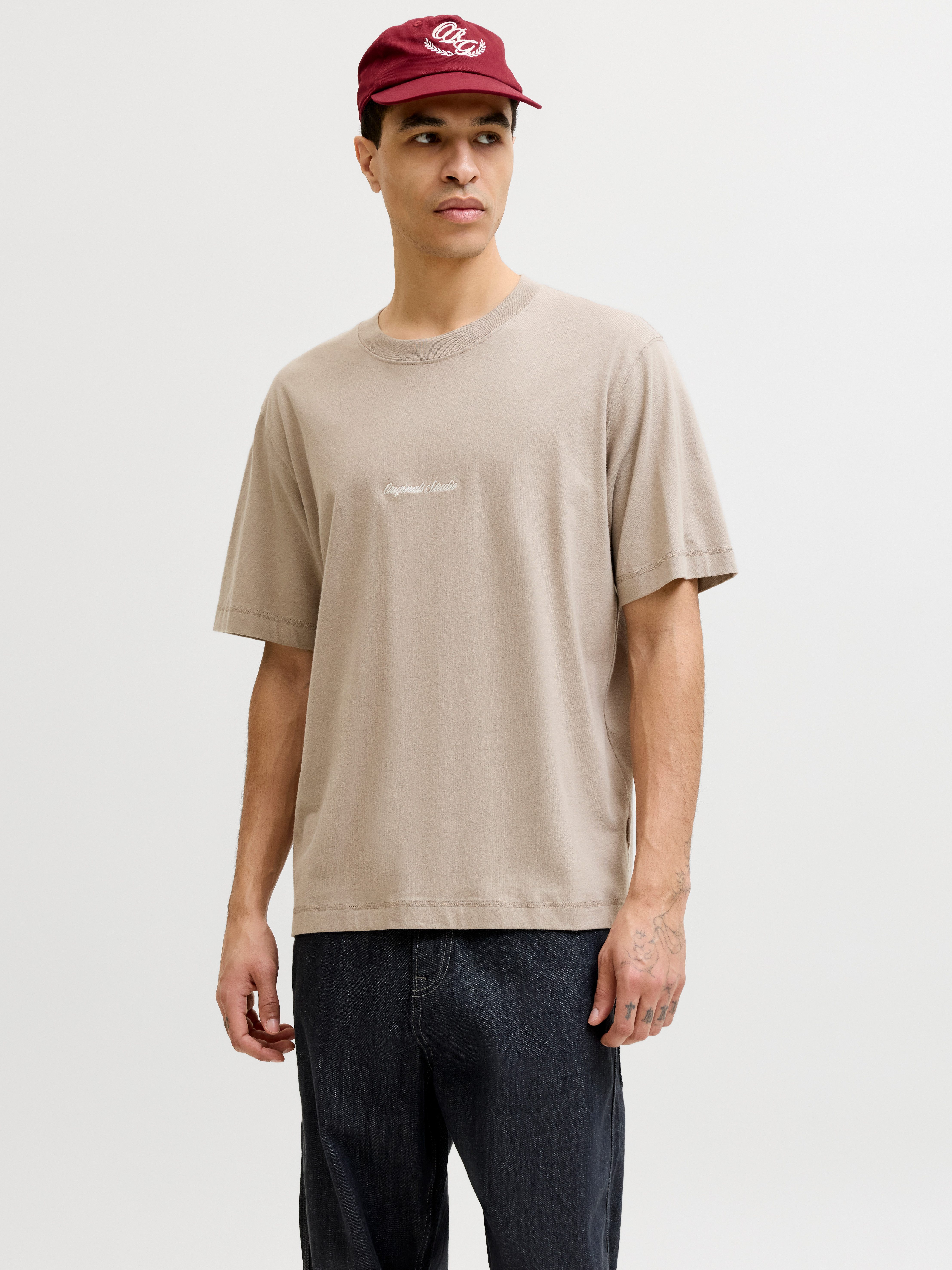 Jack & Jones Rundhalsshirt JORNORREBRO EMB TEE SS CREW NECK NOOS Baumwolle, locker geschnitten