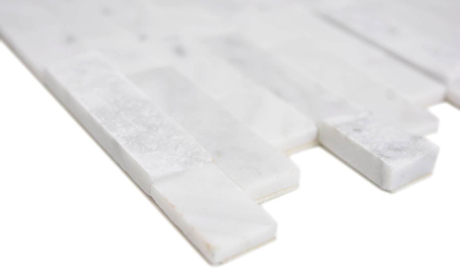 Mosani Wandfliese Marmor Naturstein Fliesen in 3D-Optik Carrara Selbstklebend weiß, Spritzwasserbereich geeignet